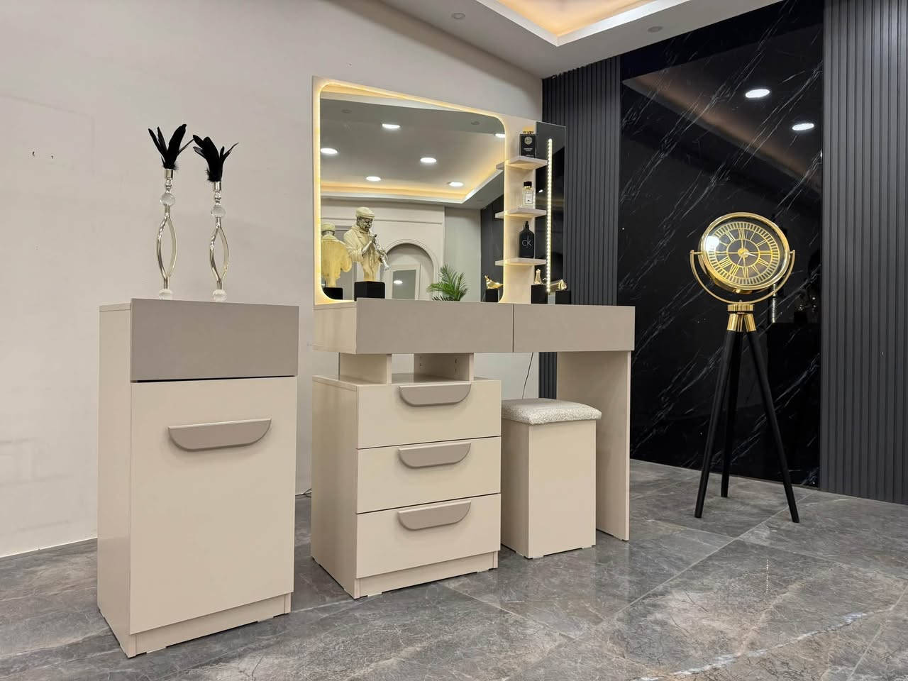 *احذر التقليد 🦅🦅*

*موديل  جانسو       المودرن*     

*10 قطع              كنتور ملحق320*

*1- ضهر بلوك*

*2- برغي وچوي حديد*
  
*سرير  مخزن*

*5- شغل درجه اولى*

"6- نرمايد هايدروليك

"7- سكك هايدروليك 

*السعر🔥 ( مليون و750    )الف*
