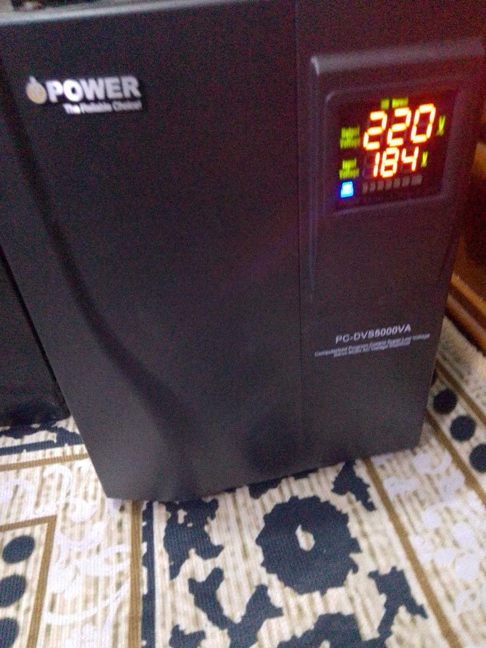 السلام عليكم منضم فولتيهQ power  
10 او 20 امبير مااذكر نضام ماطور جديد استعمال شهر ونص كارتونه موجوده وصل شراء بسعر 165 ضمان النبع

نص مكتوب في الصور:
- The Shop - المتجر
- 10KVA
- ملف نحاس 100%
- دردش معنا
- الردود خلال ساعة
- مراسلة
- اكتب تعليقًا...
