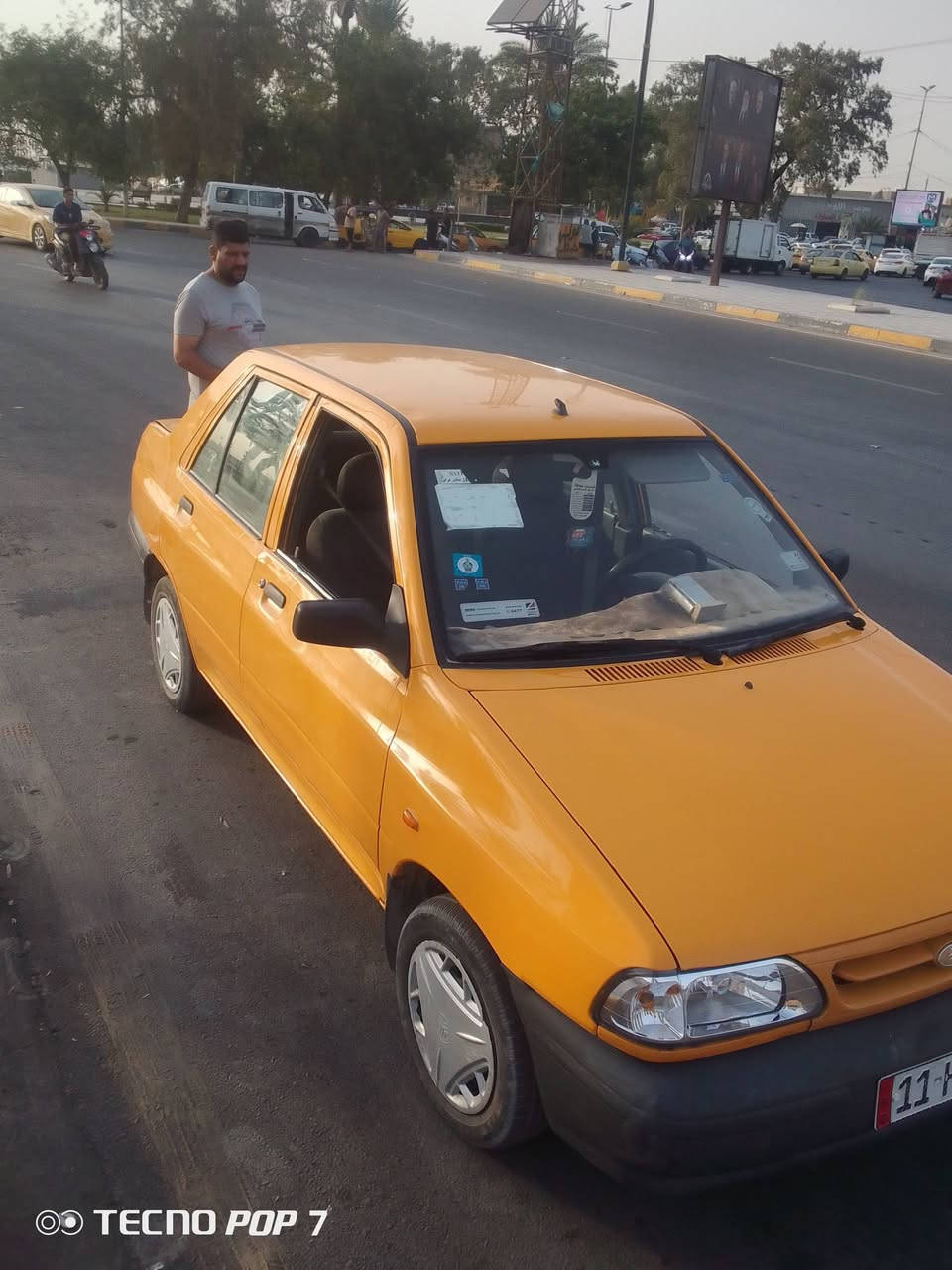 السلام عليكم سايبه موديل 2023 سياره شواصيهه بلاديه تدفئه تبريد كله شغال ترايهه زيرو صدر امامي جديد سياره   يوم رقم انكليزي هيه غرامات مصفره مداور ثاني يوم  57 وبها  مجال ملاحضه سياره شخط بس باب السائق رقم *********** واتساب هم شغال
