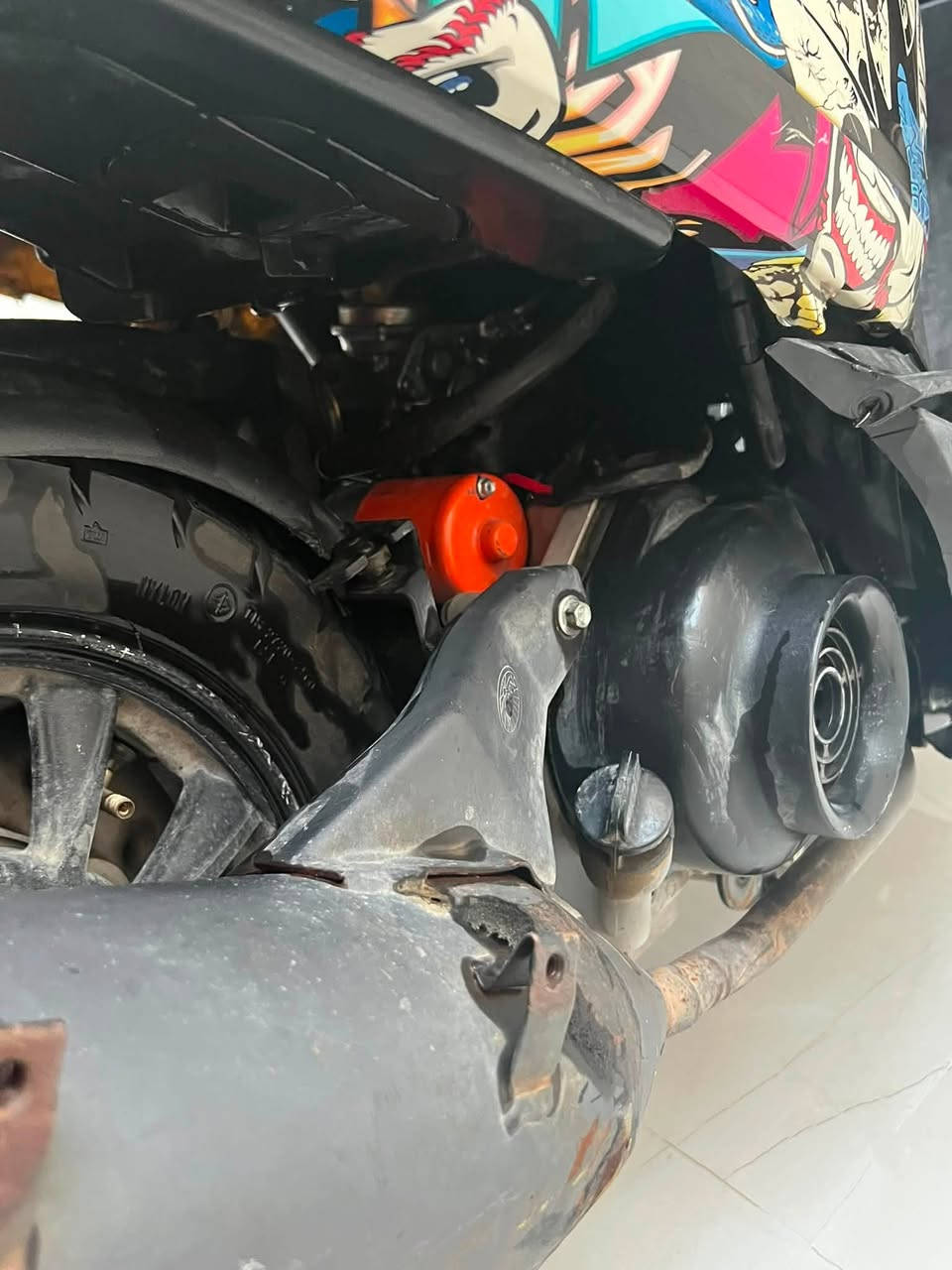 إسلام اعليكم دراجه بوليس صيني  دراجه نضيفه انضف من صوره  ما ناقصها شي بيها وصل مال معرض وشوم بلديه دراجه كامله سعر 300وبيها مجال مكاني كربلاء حي الطارات الرقم ***********
