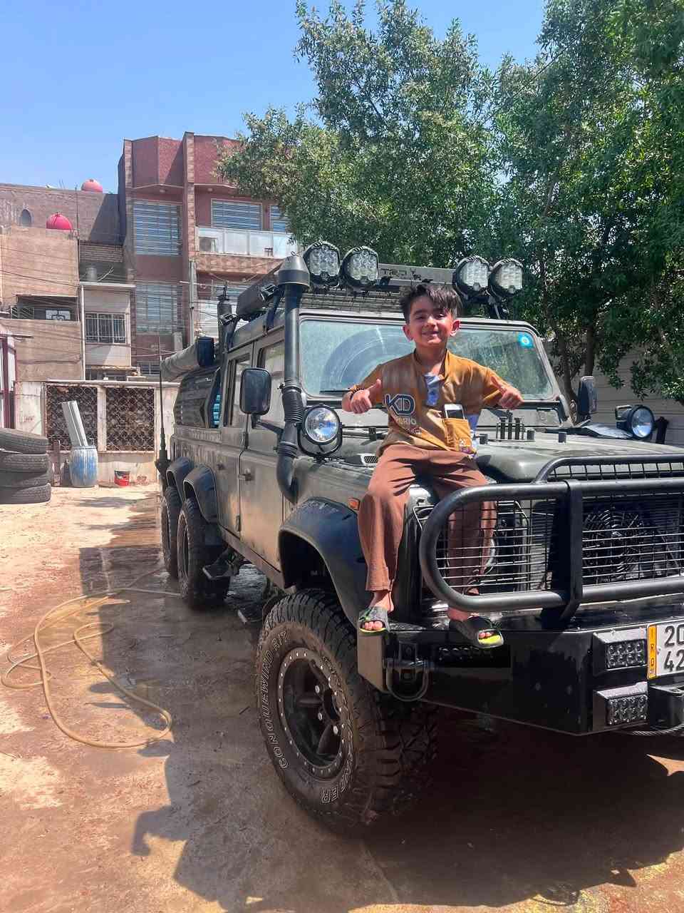 سلام عليكم البيع لاندلوفر ديفندر 6x6
مديل 2002

السياره تعمير جديد 🛻

تخم ديرات جديد 🛞

السياره دبريت منضومه جديده كامه تبريده ثلج 

دشبول حديث 

ويل كاب كنكبوت 

ثالجه داخليه وثالجه وجمه خارجيه 

دوشمه جديده ابيض جلد 

دعاميت ARBامامي وخافي 

هوك سحب خلفي 

ونج امامي سحب 

مكينه جديد قايش واحد 3900

خيمه فوق السياره 

مضله 270تفتح مع يناره 💡

السياره ابسمي تحويل ثاني يوم 

مطبخ سفاري مع سناك كامل 

غرض تخيم وياهه 

الاستفسار 

***********
