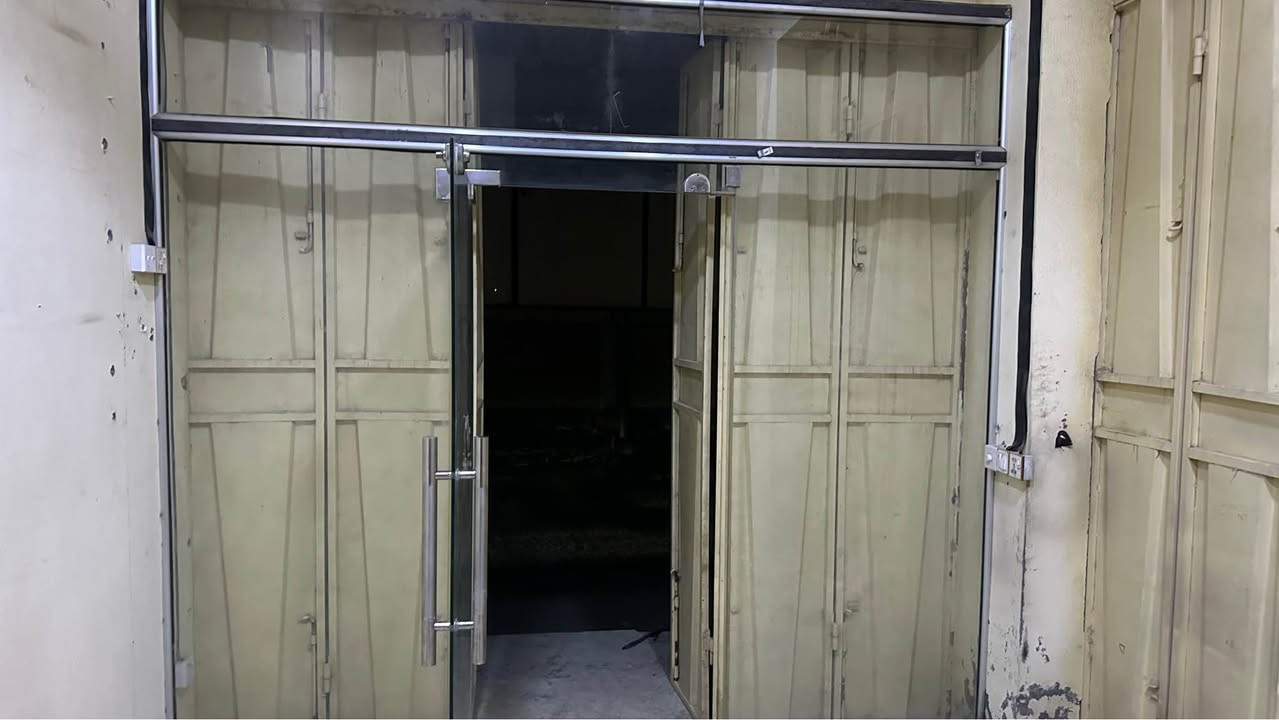 للبيع سقف ثانوي جديد صار شهر من مشدود22 متر

وايضاً جام خانة عرض 3 ارتفاع 4 جديده صار شهر من نشدت. 

للاستفسار الاتصال ‭***********‬

واتساب ***********

متواجد ع الخاص.

المكان كربلاء. كربلاء, العراق
