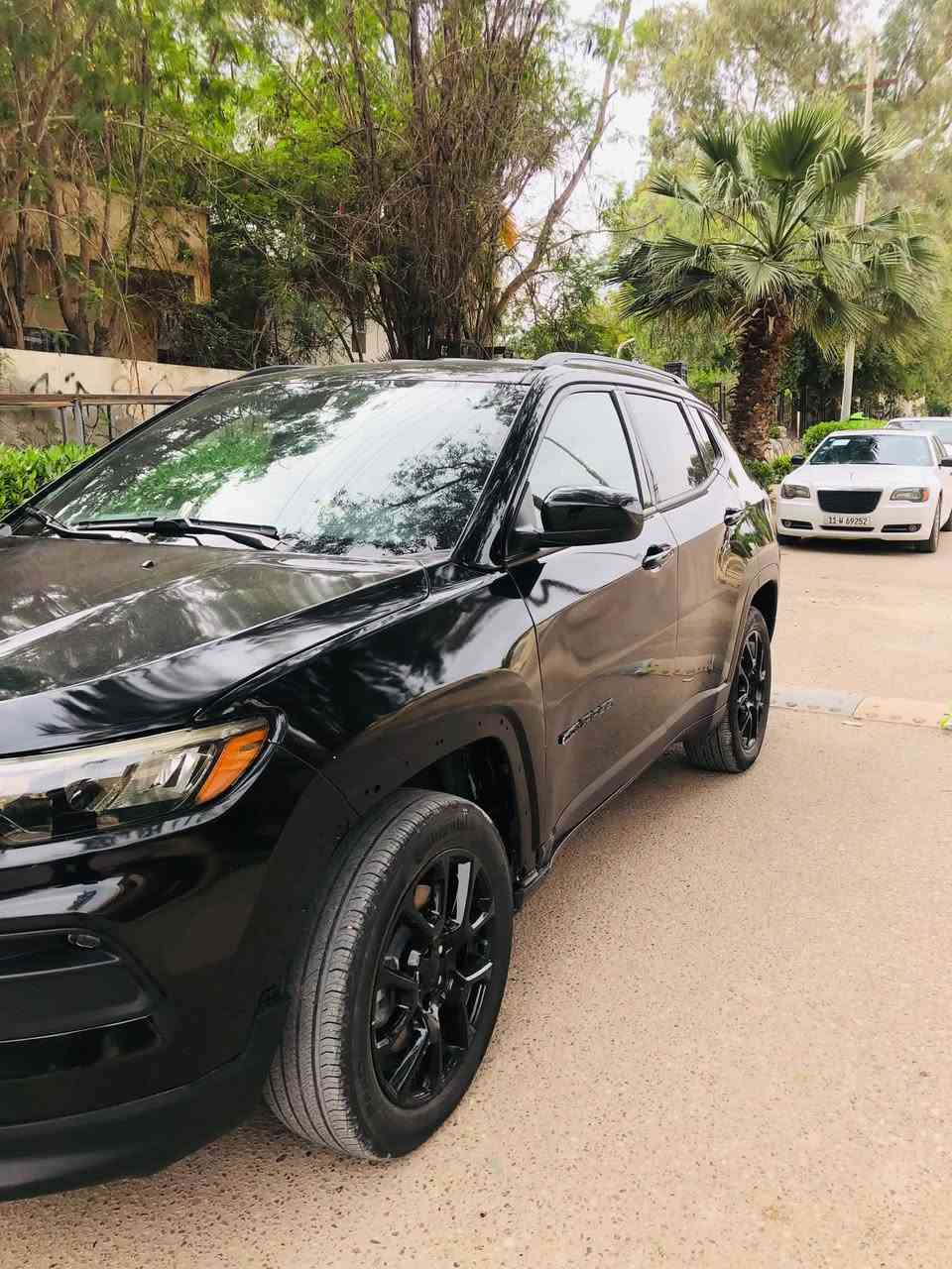 *للبيع جيب كومباس 2023 Altitude 4x4 وارد أمريكي -
 
*السعر: 150 ورقة - وبيها مجال بسيط للشراي الجاد* 
 
المواصفات 
- *الموديل*: Jeep Compass 2023 فئة Altitude X4 
- *المحرك*: 2000 تيربو 4 سلندر بقوة 200 حصان 
- *الدفع*: رباعي 4x4 
- *الممشى*: 8,000 ميل فقط = 12,800 كم - بعدها جديدة 
- *اللون*: أسود ملكي مع جنوط 18 إنش سوداء بلادية 
- *المواصفات*: شاشة 10 إنش كبيرة، نظام Uconnect 5، Apple CarPlay وايرلس، كاميرا خلفية، رادارات، نقطة عمياء، مثبت سرعة ذكي، تدفئة كشنات أمامية + تدفئة ستيرن، تشغيل عن بعد، بصمة، مكيف لمس ثنائي، 6 إيرباق 
 
حالة السيارة 
- *وارد أمريكي نظيف* 
- *الضرر السابق*: تبديل جاملغ + بنيد فقط، لا شاصي ولا ضرر قوي 
- *الحالة الحالية*: مصلحة ونظيفة، بعدها بيها نواقص بسيطة جداً ما تأثر على المشي 
- *الترقيم*: بعدها ما مرقمة، تترقم بأي محافظة تريدها - الوراق كاملة وجاهزة 
- *الفحص*: افحص وين ما تريد 
 
*📍 السيارة موجودة حالياً [ البصرة - القرنة ] 
 
*للإتصال والاستفسار: [ *********** ] - واتساب متوفر 24 ساعة*
