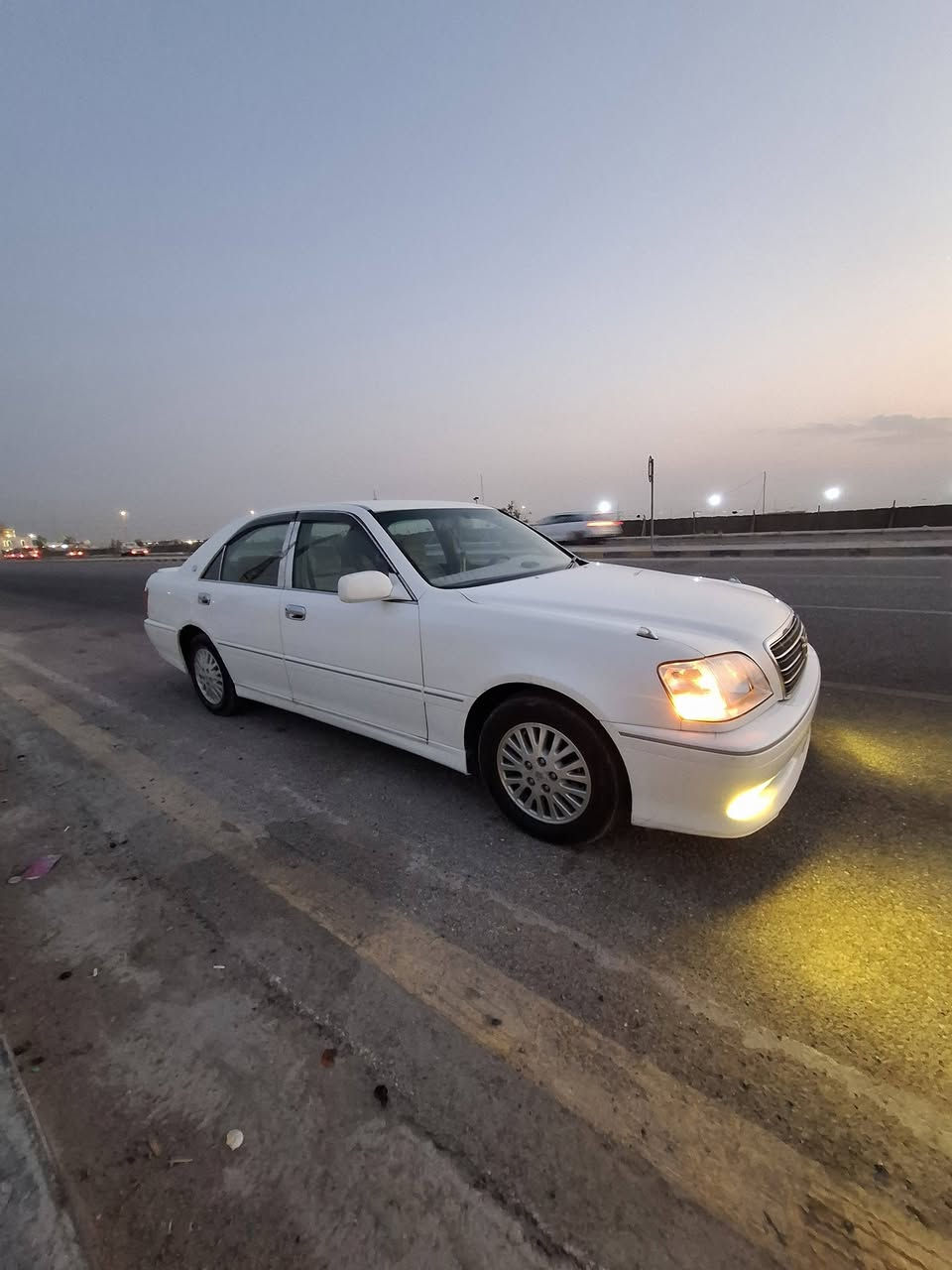 سلام عليكم ملكه للبيع موديل 2001 كفاله عامه من كص ونقل جثه واصواليات رقم كركوك نكليزي هزه جديده بسمي سياره مكانه نجف سعر ١٢٠ وبيه مجال للاستفسار خاص او اتصال ***********
