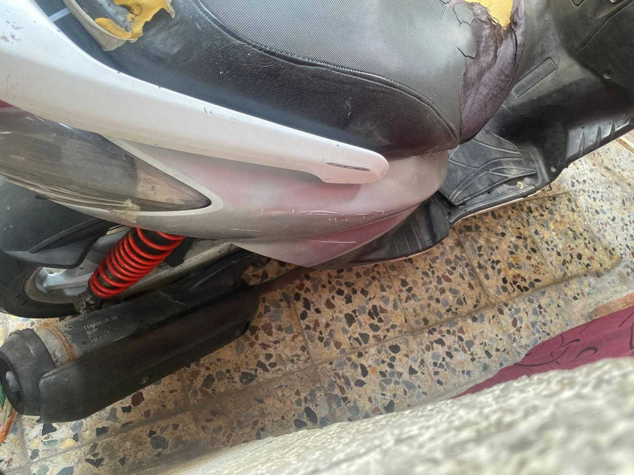 سلام عليكم عدي سكنس مكينه جديده لاتنقيص ولاتبخير دراجه خير من الله كهرباياته كلهه شغاله سلف هندر اشاير عالي ناصي سكن طوافه شغاله بيهه شعله تشك الكاع مكينه بلاديه تخم تاير كلجات جدد اصليه رايدهه ٣٢٥ وبيه مجال مكاني شعب رقمي ***********
