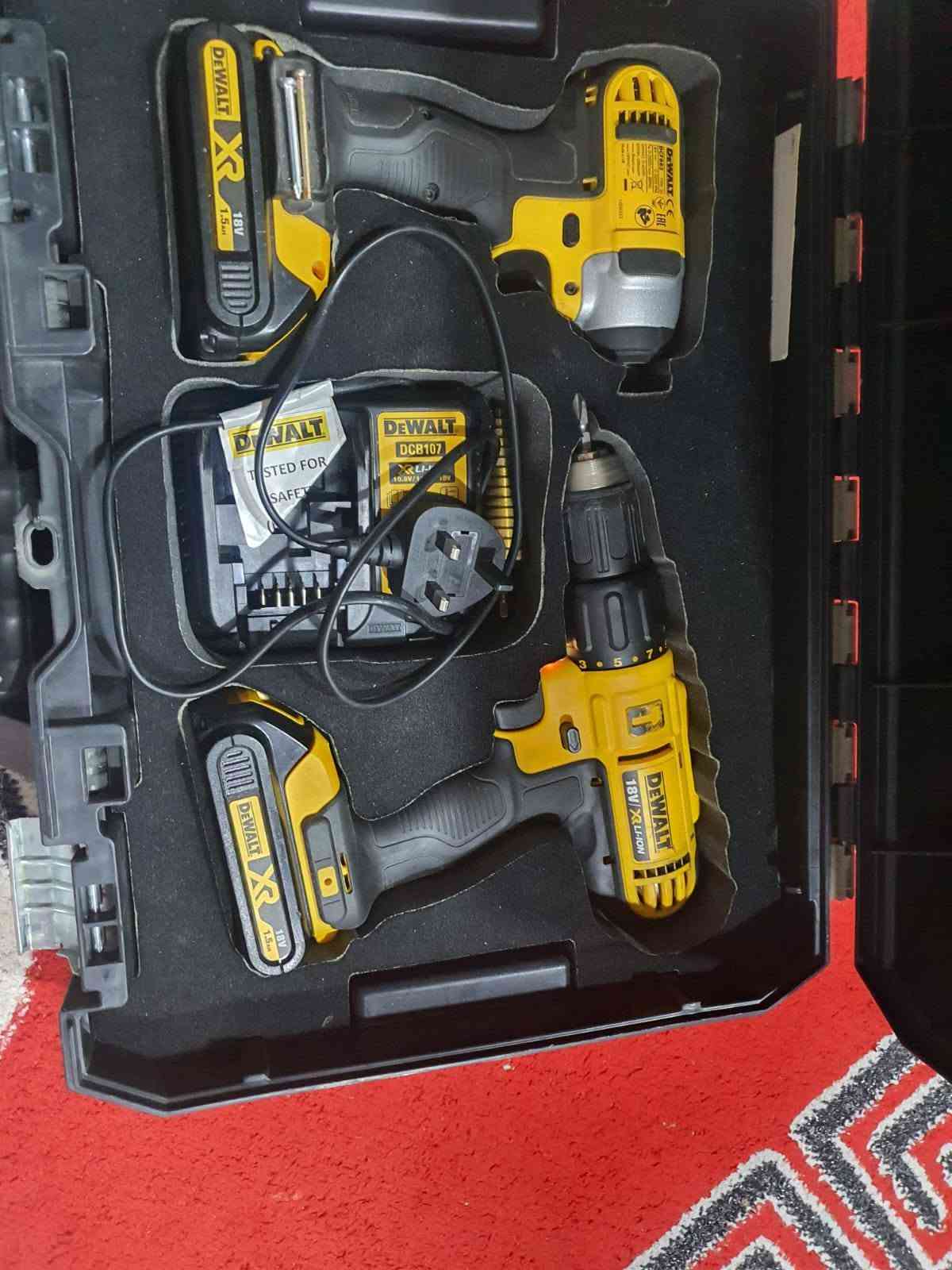 ديوالت أصلية • DCZ298S2T • 18V بروشلس
