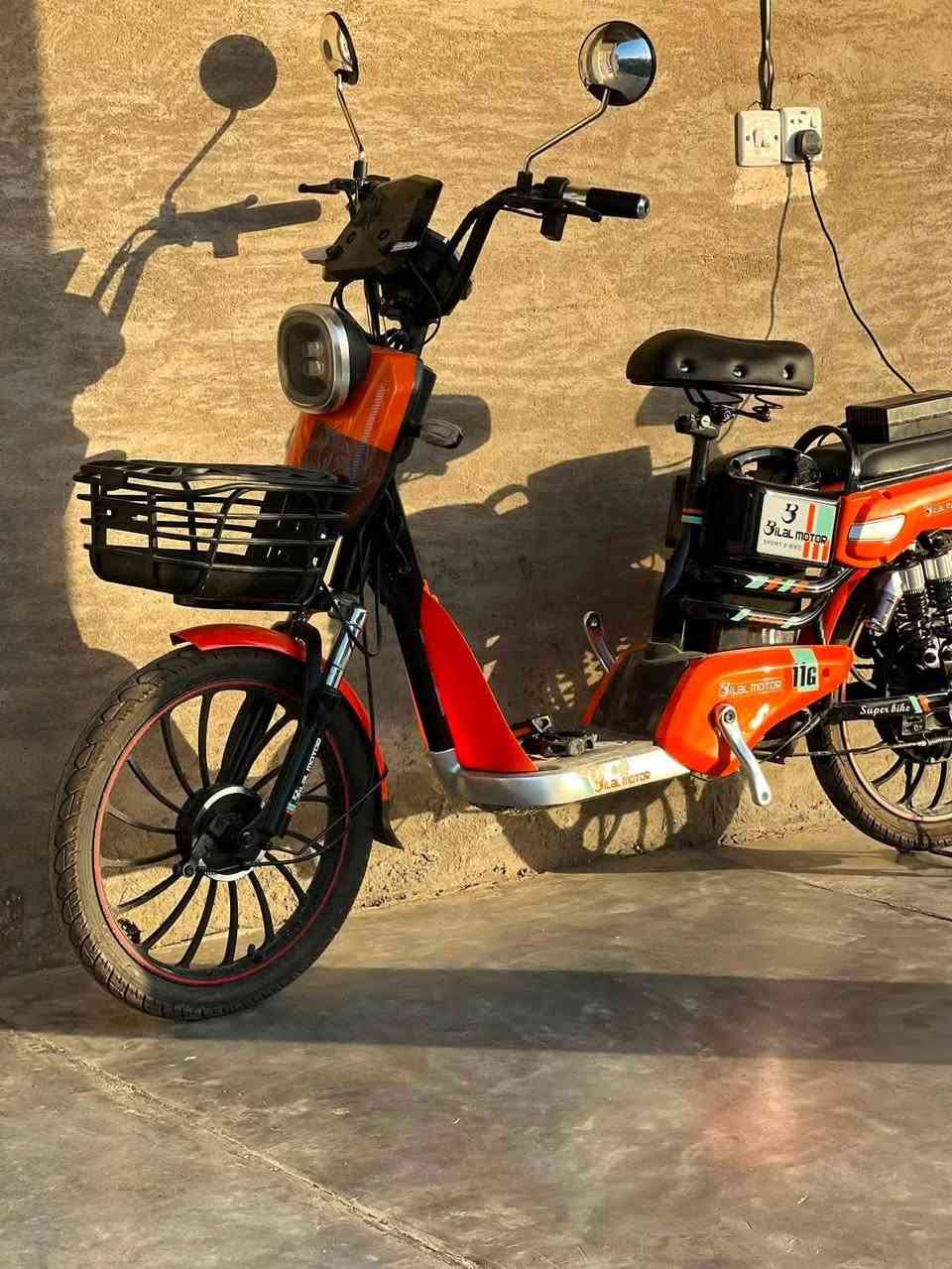 دراجة شحن مستعملة اسبوعين فقطSPORT E-BlKE
للاستفسار والمعرفة :***********
 السعر؛ 470 الف
