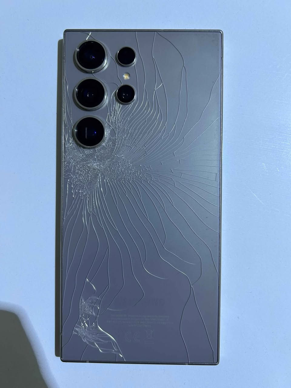 السلام عليكم جهاز galaxy s 24 ultra الجهاز خالي من اي مشاكل ونظيف عدا الضهر وكع مني بدون كفر وباقي الجهاز كلش نظيف ومابي اي مشكله مثل ما موضح 
دبل سيم كارت شرق اوسط عارضه جوه سعره ب ٢٠٠ الف اقل شي من وره الضهر بس يعني سعره قفل لحد يعامل اذا شراي خاص او اتصل *********** متوفر واتس المكان بغداد اليرموك حي الداخلية بغداد, العراق
