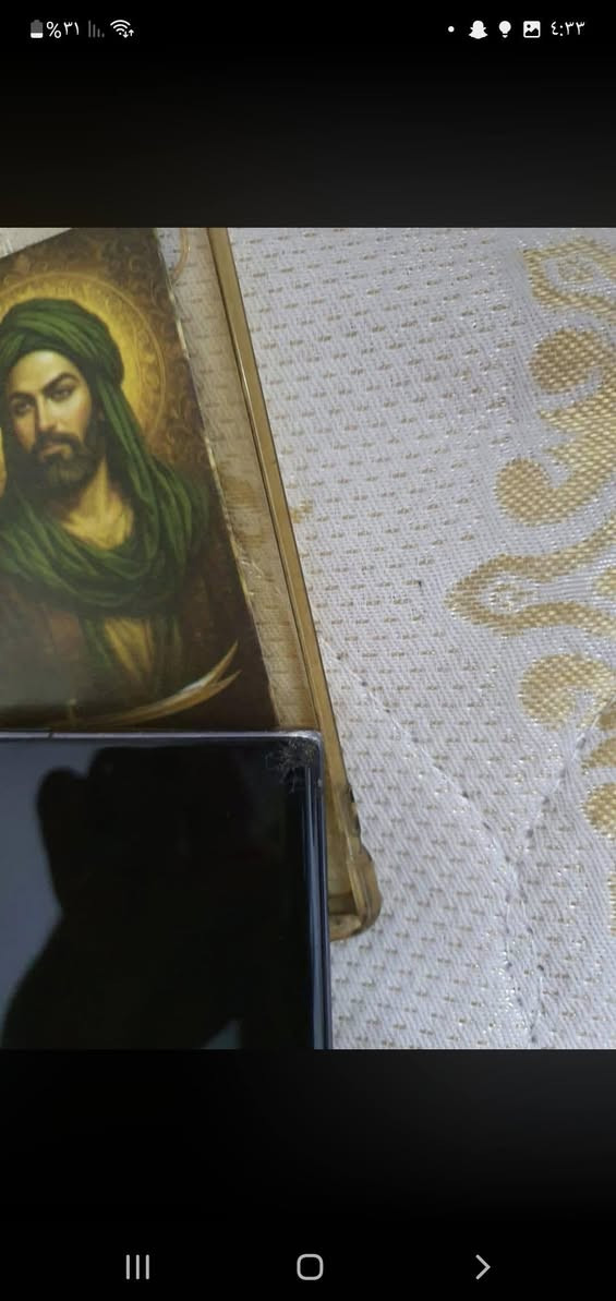 السلام عليكم نوت ١٠ بلاس ذاكره ٢٥٦ عشوائيه ١٢
بس كسر بشاشه مثل ماموضح والكاميرا الخلفيه بيها تراب بس يعني مو كلش واضحه 
مكاني بغداد الحسينيه راشديه 
سعر ٢٠٠ 
***********
