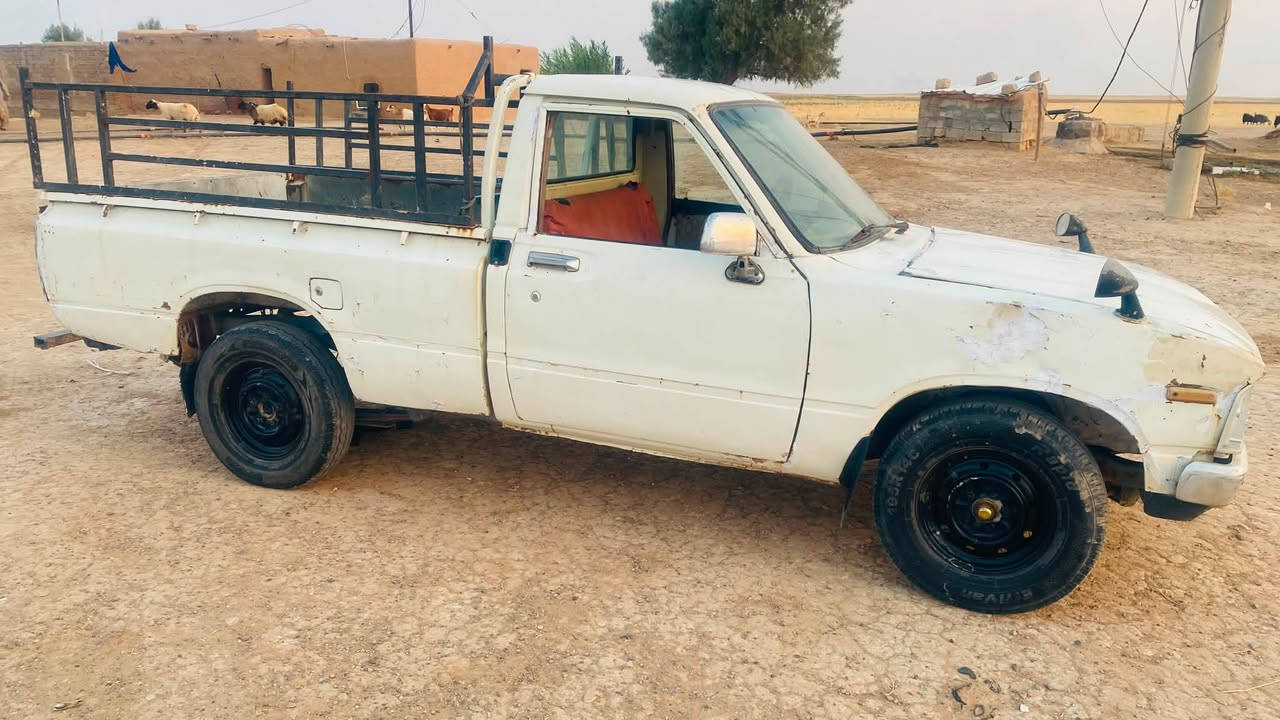 سلام عليكم 
بكم80 
رقم صلاح الدين شرط التحويل
السياره مجفته قبل 10ايام تجيفت عام 
وتجفيت كابريته
كهربائيات كلهاا شغاله باتري جديد
سبير السياره كامله تايرات نص عمر
مكان السياره صلاح الدين 
رقم الهاتف ***********

