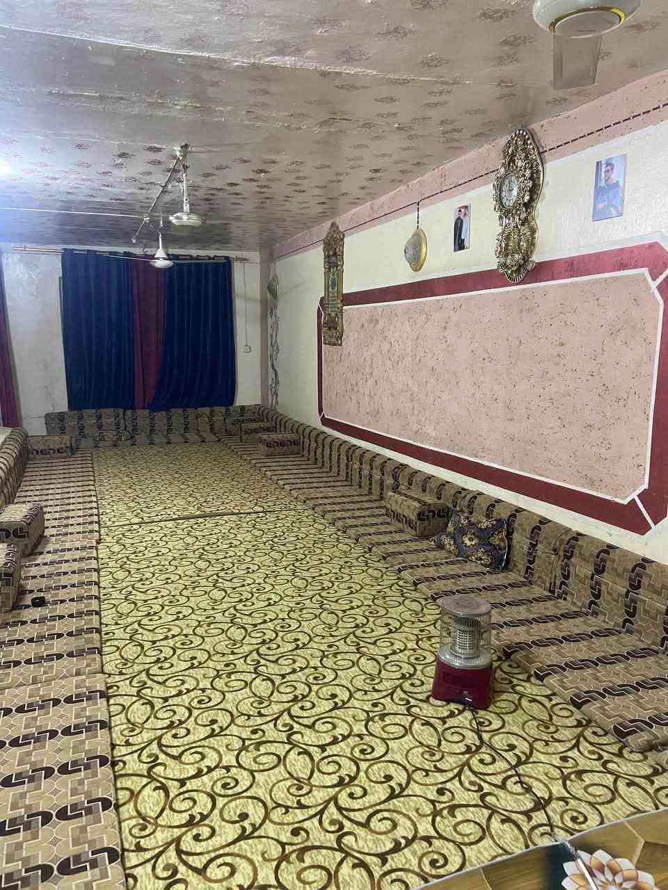 🏡 بيت للإيجار بموقع مميز جداً 🏡
📌 الموقع: حي العسكري الثاني قرب مصور الخالدي
📐 المساحة: 210 متر مربع
📏 الواجهة: 11 متر
🏗️ تفاصيل البيت (طابقين):
🔹 4 غرف نوم (2 بالطبقة الأرضية + 2 بالطابق الثاني) 🪟
🔹 صالة واسعة 🛋️
🔹 استقبال فخم 🛋️
🔹 مطبخ حار وبارد 🍳
🔹 مجموعات صحية (داخلية وخارجية) 🧼
🔹 طارمة واسعة 🚗
✨ مميزات إضافية: موقع خدمي وقريب من السوق والخدمات، جاهز للسكن فوراً!

للاستفسار يرجى الاتصال على الرقم ***********
