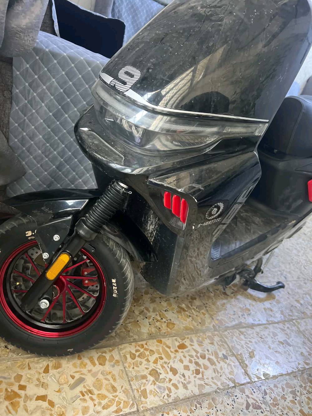 دراجه نوع ABR جديدة ملف 3000 واط 6 باتري سرعه حقيقي 80 الدراجه جديدة كلش السعر 800 وبيها مجال