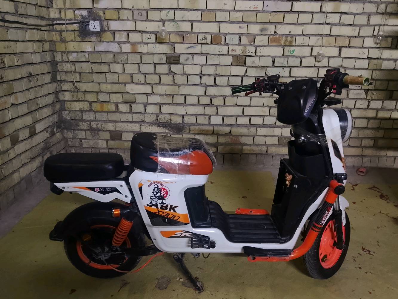 دراجة شحن x900بدون بطاريات
السعر.150
العنوان. بغداد جسر ديالى كرغوليه سايد الواحد قرب مدرسه جوهرة المنصور الاهلية 
الرقم.7731631243
