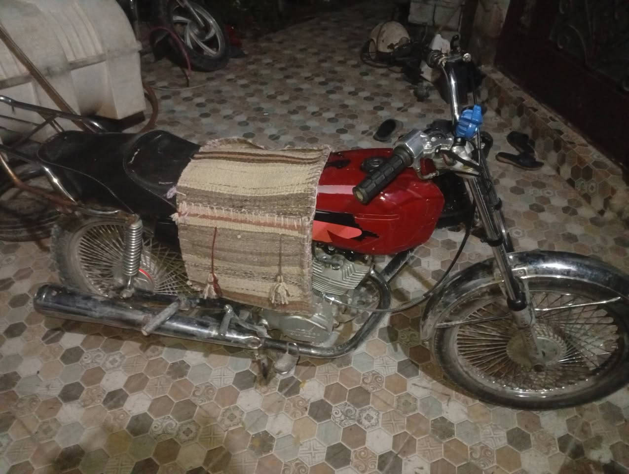 للبيع نضيف مال شغل أسعر ٢٥٠قفل ربع ما ينزل

