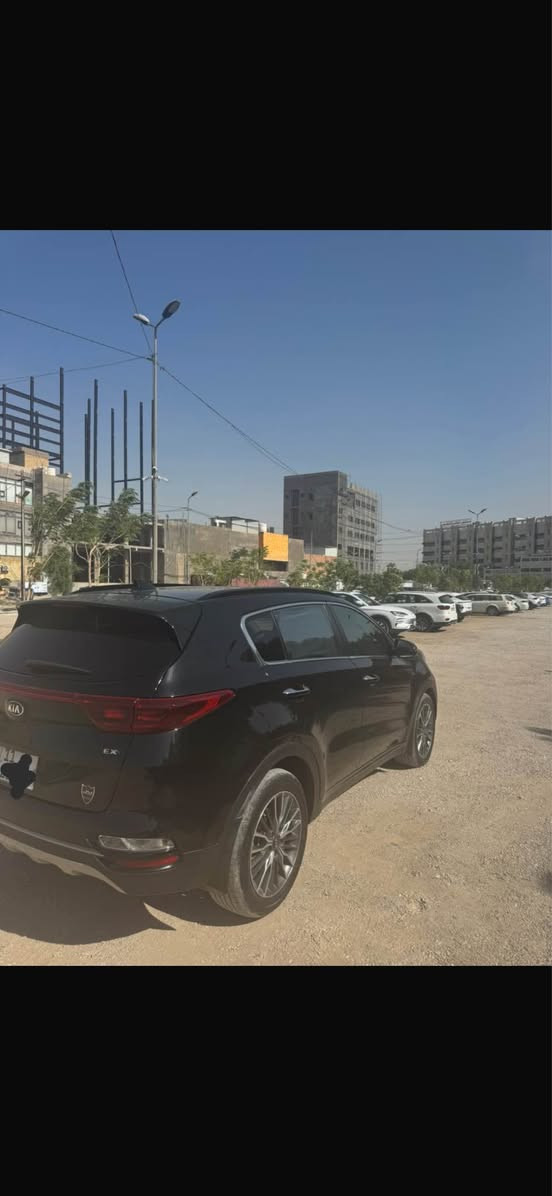 ---

*للبيع كيا سبورتج 2021 فول*
ماشية 55 KM*
*اسود  | رقم بغداد باسمي*
*فول مواصفات:* بانوراما، رادار، بصمة مري شفط كشنات كهرباء تبريد تدفئه قطعتين تبريد فول للأخير 
*الضرر:* بنيد  مصبوغ + لغد بدون شواصي
*السعر: 150ورقة قفل*
*كربلاء | ************ رقم الشاصي  والسونار مذكور بلمنشور صور الحادث ماعندي  السياره غير البنيد واللغد مابيه شرط شراي اتصل قفل 150 كربلاء, العراق

نص مكتوب في الصور:
- الغطاء الامامي البنيد مفتوح + صبغ
- الغطاء الخلفي خسفه في المكان المحدد
- الجانب الايمن الجاملغ مفتوح + بارد + خسفات في المكان المحدد
- الجانب الايسر بارد + خسفات في المكان المحدد
- تم نسخ الرسالة