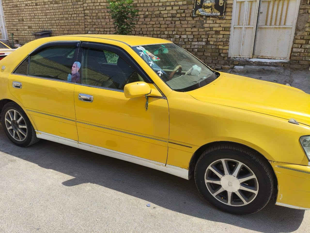 سلام عليكم ملكة الرقم كركوك 
وكاله بمسي اسوله تحويل بسمه
السيارة جاهزة من كل نواحي
مكينه فيفيتي كير حداديه تبريد ثلج
طخم تاير ويل نجمة السيارة كصه قمارة فقط
جاهزة السيارة السعر 55__***********
