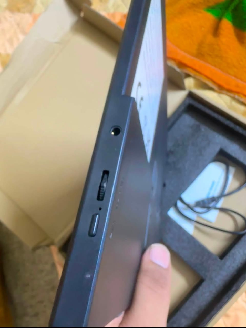 السلام عليكم
شاشة ثانوية للبيع
FHD 60hz
نضيفة و شغالة ع الفحص و محلقات كاملة
السعر65 الف
بغداد المشتل
***********
