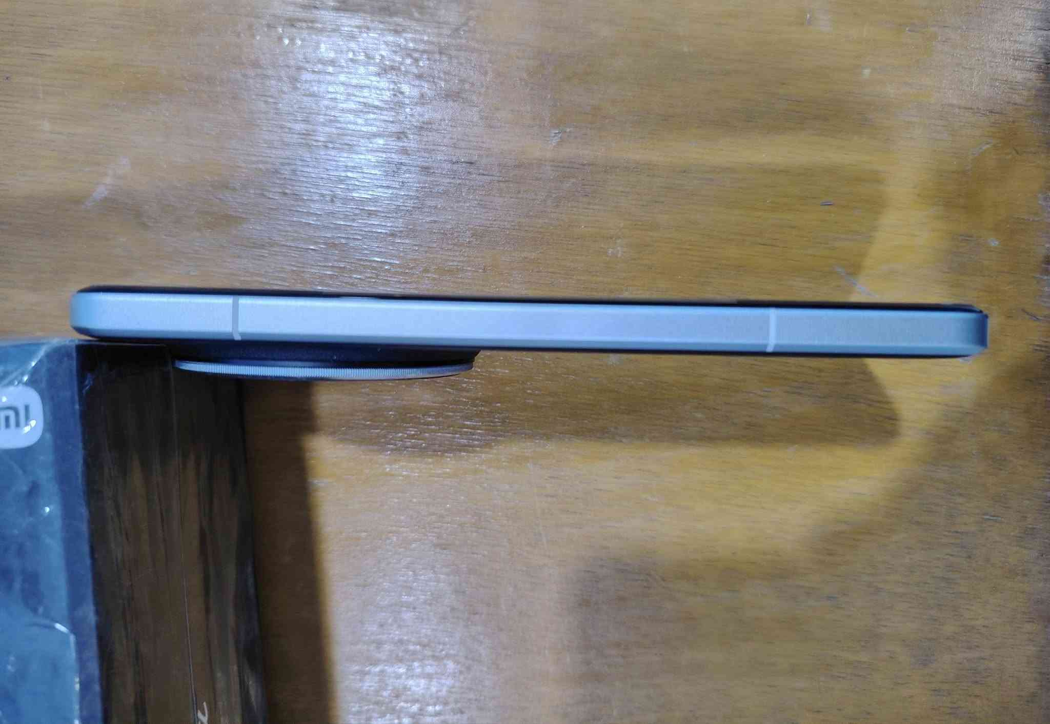 للبيع Xiaomi 15 Ultra – نسخة 1TB 🔥
📱 جهاز Xiaomi 15 Ultra سعة 1 تيرا
✨ نظيف جداً جداً ومحافظ عليه
🔋 صحة البطارية 98%
📦 كامل ملحقاته وعلبته الأصلية
⚡ الشاحن والكيبل وجميع الملحقات موجودة
✅ الجهاز خالي من الكسر والضربات
✅ استخدام شخصي ومحافظ عليه
💯 مناسب للي يريد جهاز فئة عليا بدون وجع رأس

📍 المكان: البصرة
🤝 البيع للجاد فقط،يتوفر توصيل والفحص حق المشتري قبل الاستلام.

📩 للاستفسار والتفاصيل مراسلة خاص
