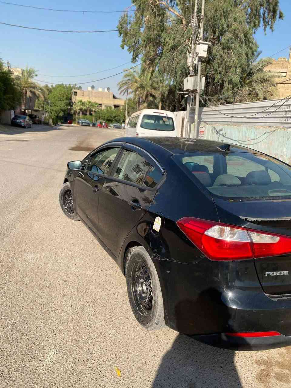 سلام عليكم فورتي 15 امريكي للبيع رقم بغداد باسمي تبريد نعمه سياره جاهزه كير ومكينه ممفتوحات 1800  سعر 103 بيها مجال شي بسيط مكان بغداد 
*********** بها قطعه تبديل وقطعه صبغ
