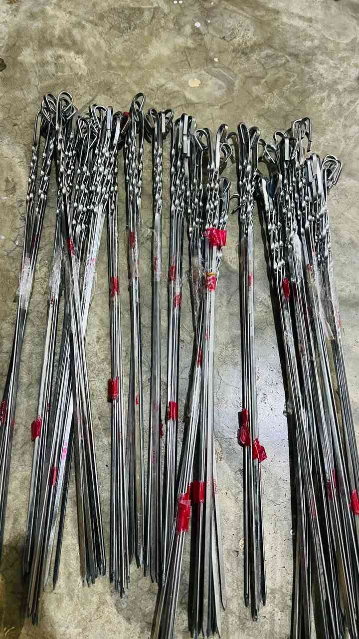 غراض للبيع اي حاجه الف 
ماعدا جاكوج الف وربع 
شياش كباب 4 ب الف 
شياش تكه 5 ب الف
