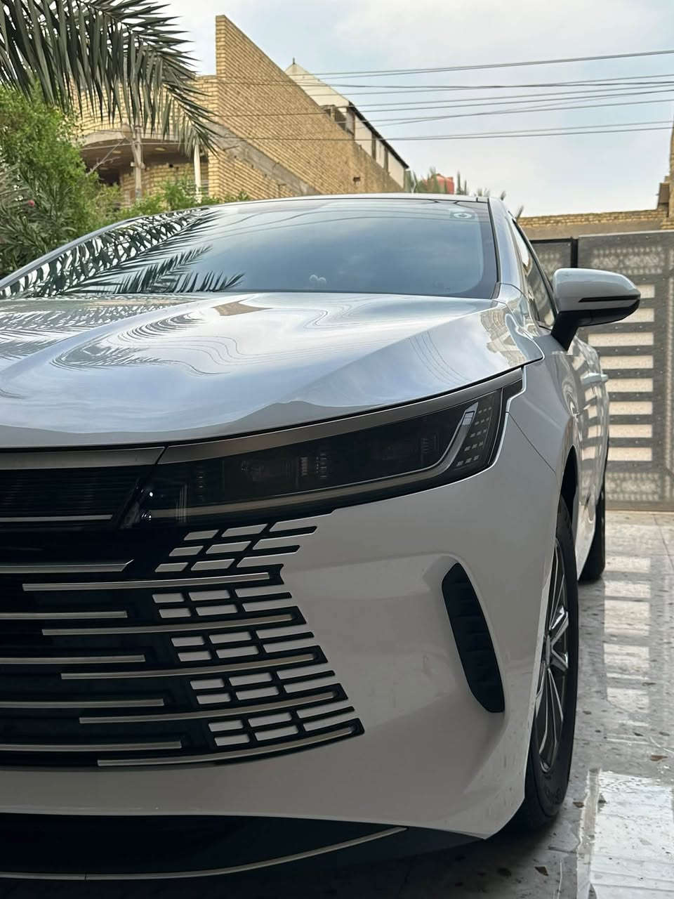 للبيع موديل ٢٠٢٥ زيرو هسه طالعه من شركه
ماشيه ١٥٠٠ كيلو مامشحونه ولا مره سياره كفاله عامه من كلشي مصروف عليه ٦ اوراق 
ارضيه كاعيات قماره مغلفه اصلي سبيسرات ويلات 
اناره مخفيه سياره جاهزه ع اخر حبه رقم بغداد مميز ٤ ارقام سعر ٢٢مليون و٥٠٠ الف قفل 
اتصال 📞 ***********
واتساب ***********
