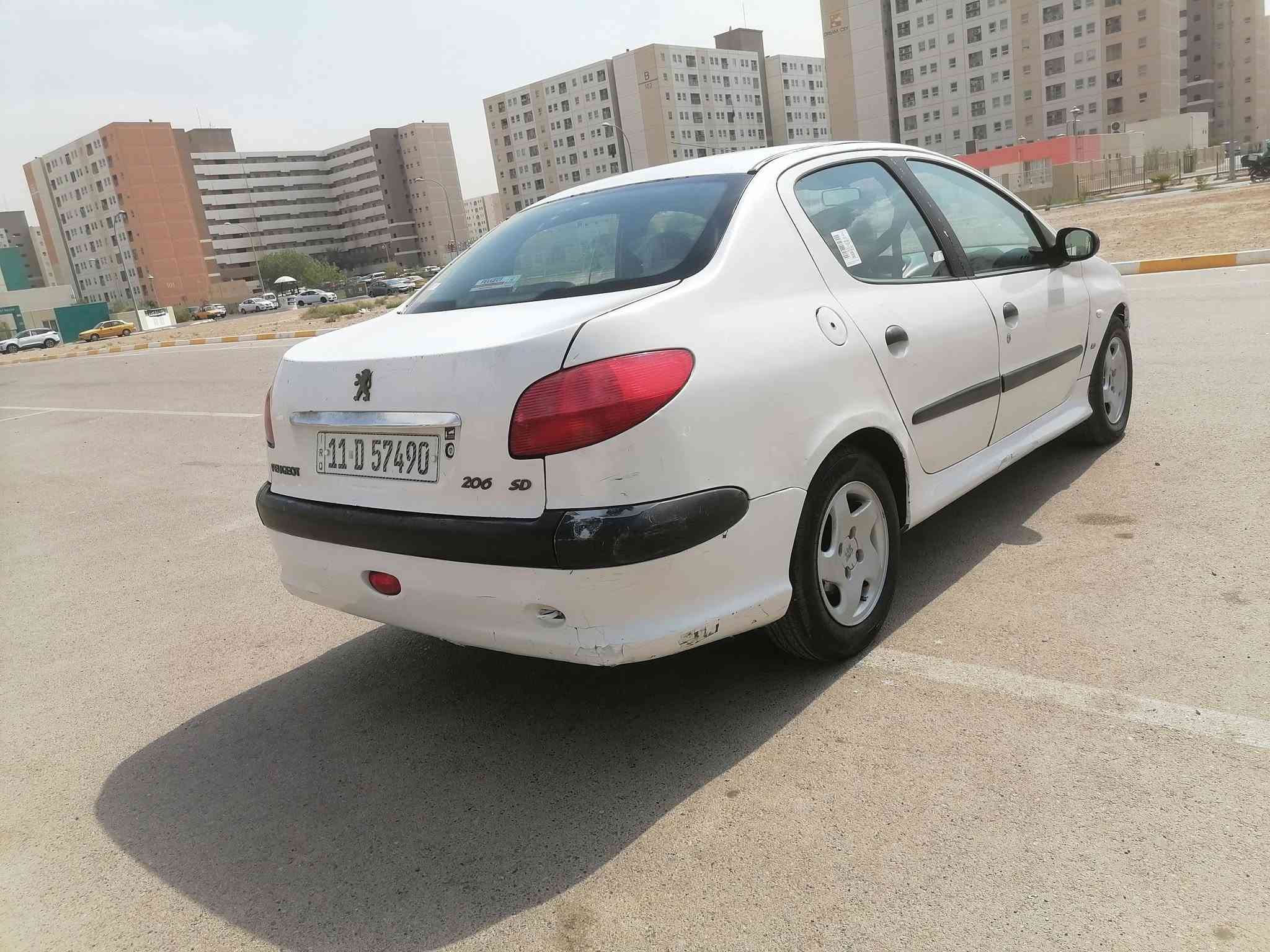 السلام عليكم بيجو فرنسي باسمي رقم انكليزي موديل 2009 مكانها مجمع بسماية السكني هزة ما منتهية كير عادي  تبريد شغال اقتصادية لامكلوبة ولا متجاية بيها طخطخات بسيطة ومصلحة السعر 42 وبيها مجال رقم الهاتف ***********
