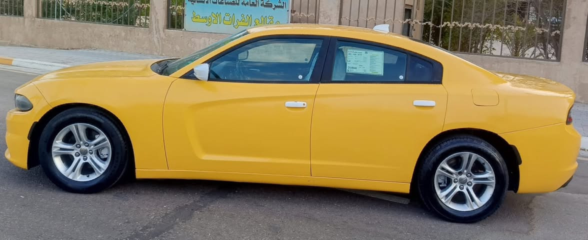 السعر 142 للاستفسار *********** جارجر موديل 2018 امريكي حادثه جاملغ امامي وبالعراق جاملغ خلفي مكينه 3600 وكير مكفولات تبريد ثلج حداديه جديده تخم تاير السيارة جديده وجاهزه ما بيه أي نقص رقم انكليزي مكانه كربلاء
