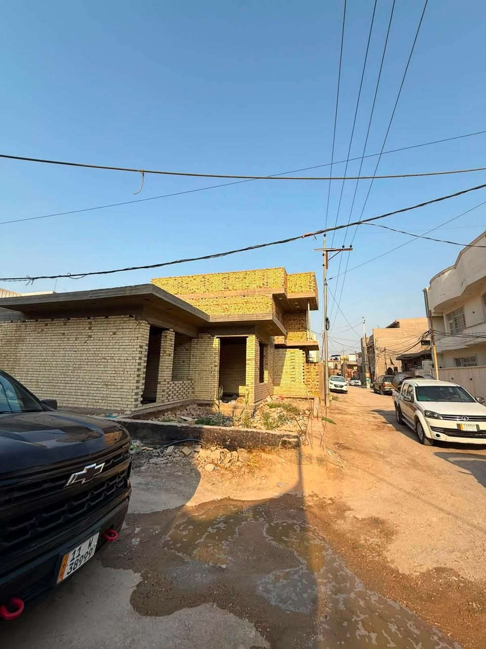السلام عليكم
يوجد للبيع بيت مساحه ٢٠٠متر ركن على شارعين طابو زراعي سند ٢٥
العنوان بابل حي الصحه خلف اسواق ليمونه 
البيت يتكون من غرفتين نوم وصاله واستقبال ومطبخ وصحيات وحديقه داخليه 
للاستفسار خاص او الاتصال ع الرقم 
***********
