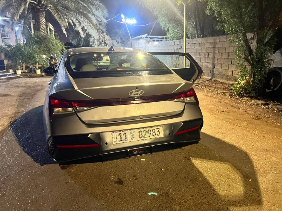 السلام عليكم النتر للبيع مكاني بغداد ٢٠٢٤وارد أمريكي حادثها موضح بصوره مواصفاتها بصمه وكامره خلفيه وحساسات خلفي امامي رادر تحديد مسار السعر ١٦٥ للاتصال ***********
