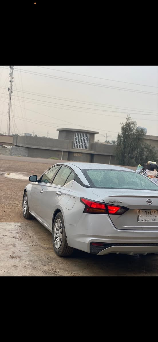 بسم الله الرحمن الرحيم 

نيسان التيماا  موديل ٢١ 
موصفات s معروفه تشغيل ع نبعد تحكم ستريت 
تثبيت مسار رداد ئمامي 
كير مكينه وكاله تبريد تدفئه 
موقين  بقالها سنه اسويلك وكاله عامه يحقلك بكلشي 
ضرر موضح بل سونار + حادثها بل خارج
مكان الانبار الفلوجه 
سعر 120 وبيها مجاال 
متواجد خاص 
واتساب : ***********
