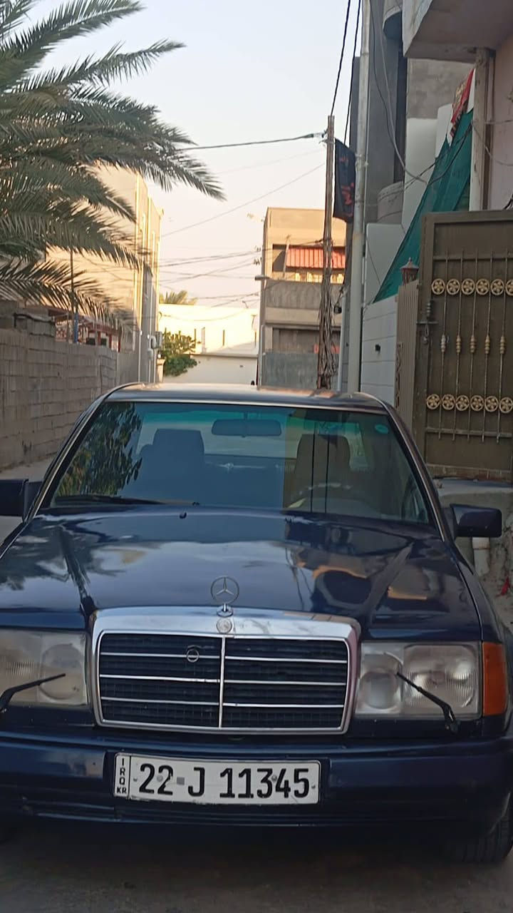 السلام عليكم مرسيدس دب 300للبيع موديل 1991 السعر 50 وبيها مجال رقم الهاتف *********** المكان بغداد حي الجهاد
