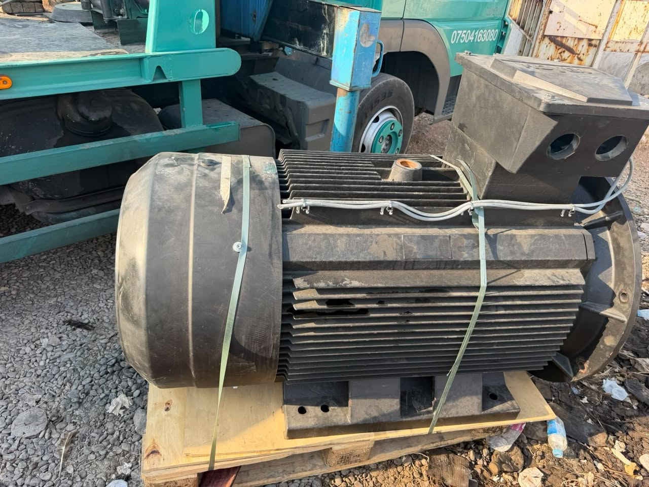 السلام عليكم توفر ماطورين...

315kw 1500rpm
200kw 1500rpm
نظافة 100‎%‎ يوجد توصيل جميع المحافظات
للتواصل واتساب او على الرقم
***********
