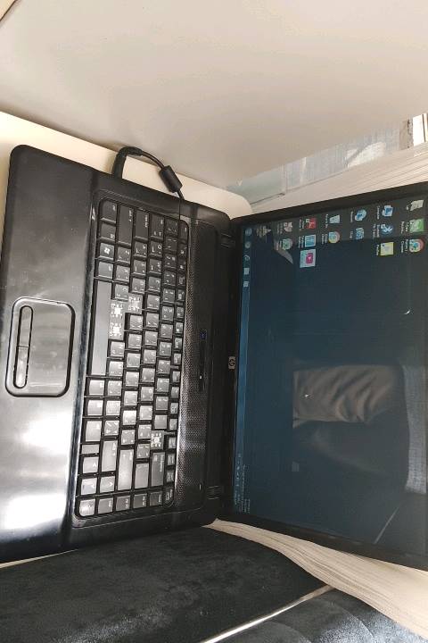 لابتوب hp نضيف بي اربع منافذ يو اي اس بي و بي مكانه 📀 DVD  وبي منافذ بعد ما أعرف اسم بل صور مبين يريد بس بطاريه يشتغل على المحول هماتا ذاكرة مكتوبة 122.128 يشتغل على وندوز 7 سعر 75 وبي مجال بسيط لايوجد توصيل مكاني كركوك يوجد مراوس معا تابليت
