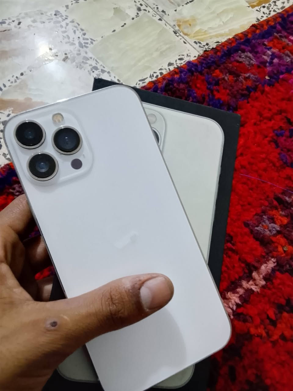 سلام عليكم ايفون 13 برو ماكس + مني 6 للبيع
ايفون 13 برو ماكس 
ذاكرة 256 
بطارية 71 بلادية 
كله بلادي بس ظهر مبدل فقط 
زلغ مابيه نضافة 100%
كارتون مال جهاز موجود 
السعر 540 الف قفل قفل قفل من الاخير 
ايباد مني 6 ملحقات كاملة مكملة 
ذاكرة 64
بطارية 88 كله بلادي 
فقط بيه ثلمة فوك ما مأثرة وتضيع باللزكة 
الباقي كفالة عامة 
السعر 240 قفل قفل قفل 
بغداد مدينة الصدر شارع الاورفلي
*********** للاتصال واتساب
