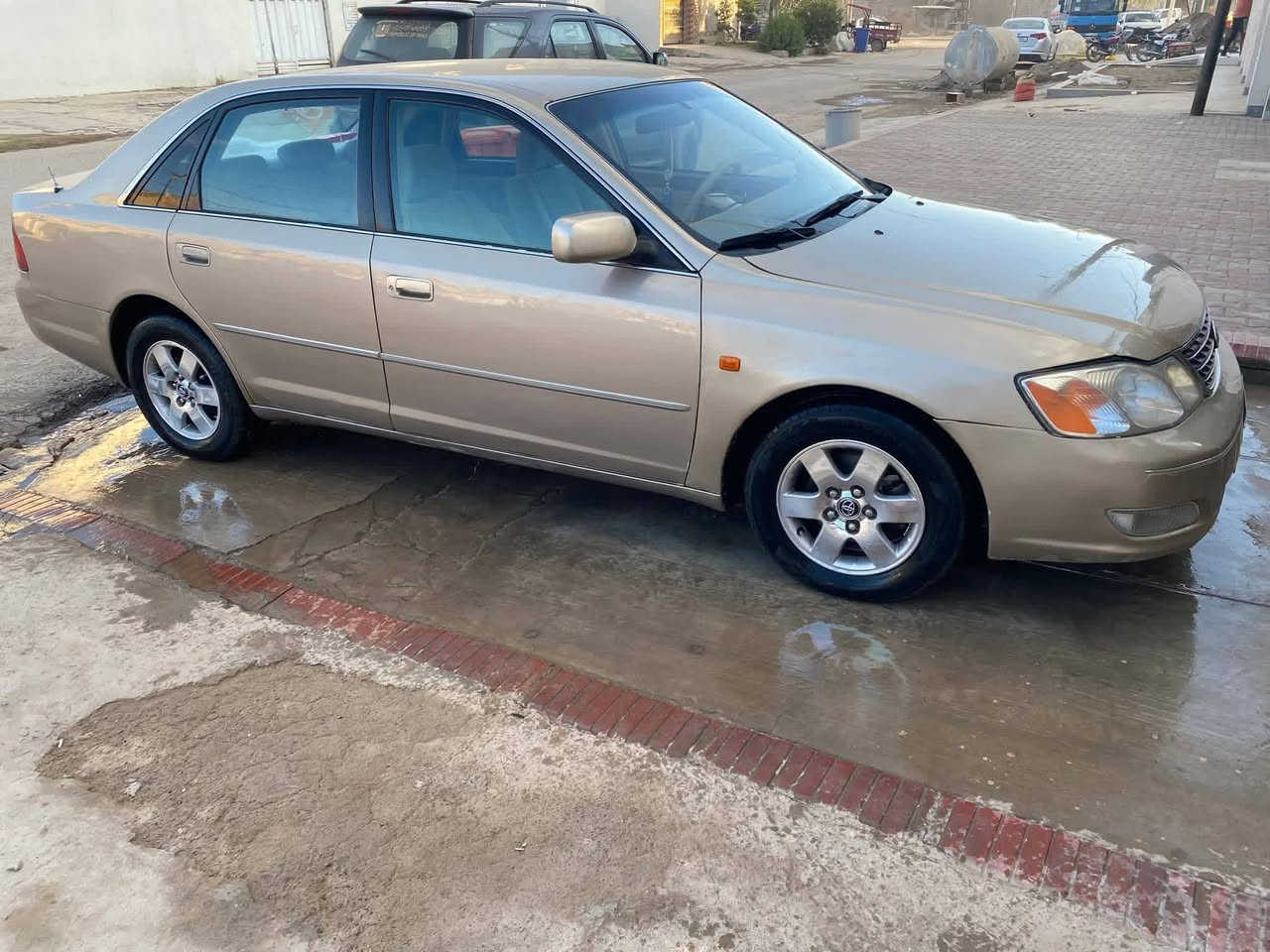 افلون موديل 2001 وارد خليجي رقم أربيل نكليزي  تريد تحويل تريد وكالة كير محرك صدر تخم تاير تدفئة تبريد كله بلشرط بيها قطعة وحدة صبغ جاملغ امامي ايمن بدون داخل سيارة كلش نظيفة السعر 95$ وبيهة مجال  المكان ديالى  الرقم ***********
