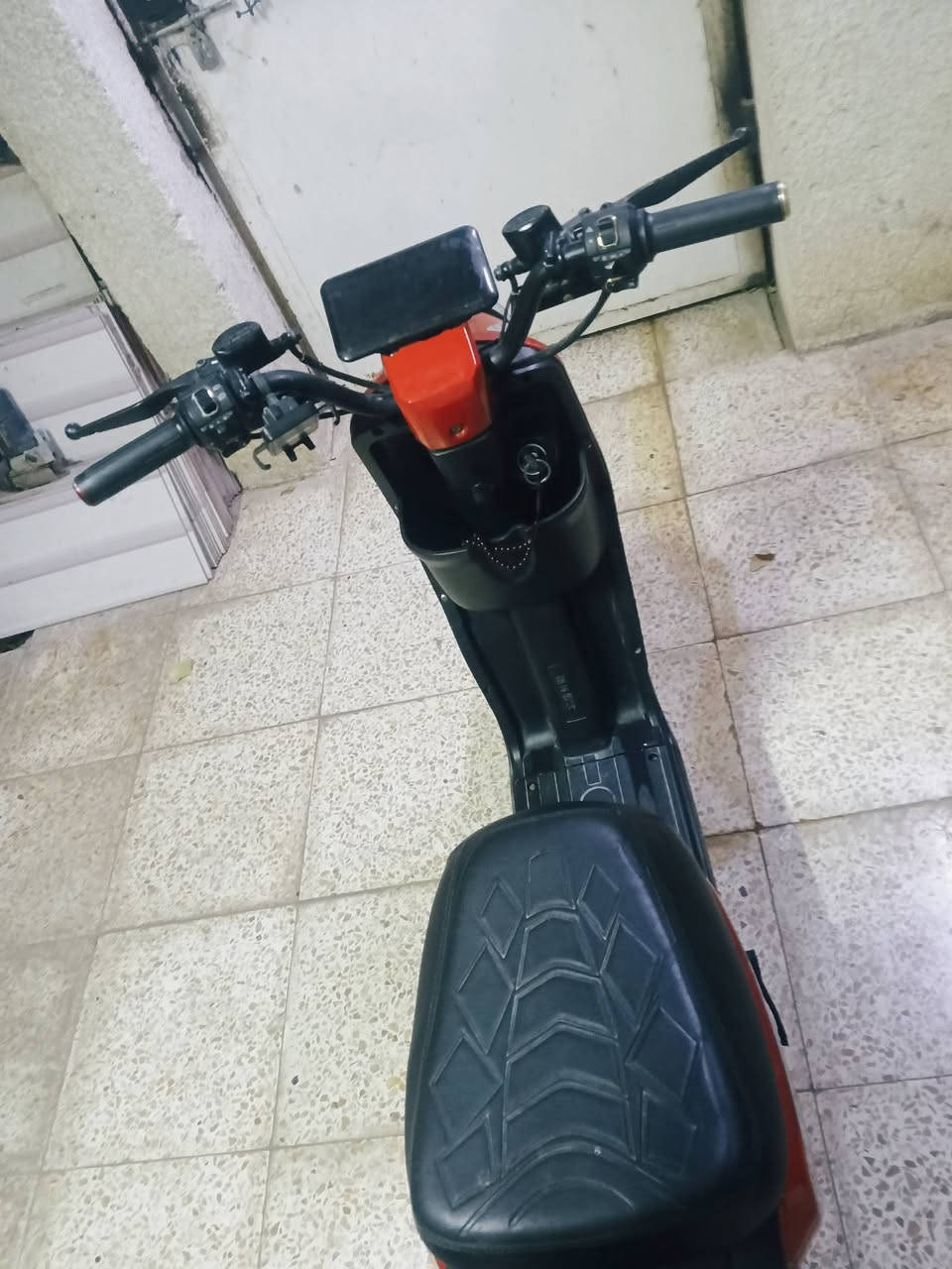 دراجة R9 للبيع 
بطاريات ميتة يعني بدون بطاريات 
السعر انطي سعرك اذا عجبني اكلك تعال اخذة 
مكان ديالى بعقوبة الفلاحة قرب الكورنيش 
للاستفسار ***********
