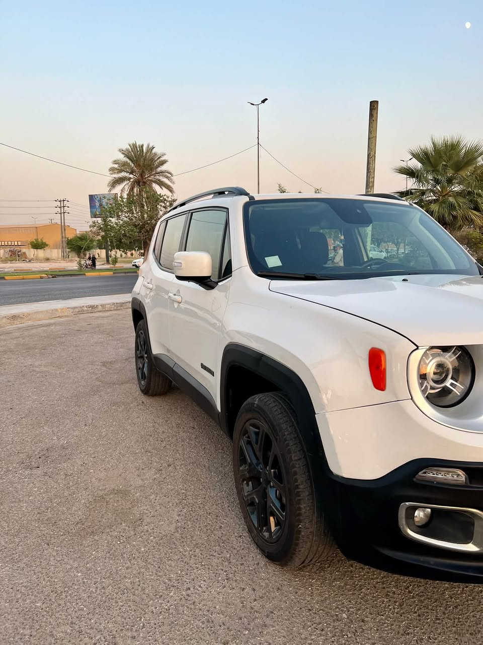 🚘 للبيع: Jeep Renegade Latitude 2018
🔥 سيارة جيب رينيجيد بحالة ممتازة، بمحرك 2.4 لتر وأداء قوي، مناسبة للاستخدام اليومي والسفر

🔹 المواصفات:
• الموديل: Jeep Renegade
• سنة الصنع: 2018
• المحرك: 2.4 لتر – 4 سلندر
• القوة: حوالي 180 حصان
• ناقل الحركة: أوتوماتيك 9 سرعات
• نظام الدفع: AWD – دفع رباعي

✨ مميزات السيارة:
• دفع رباعي AWD
• تصميم شبابي وعملي
• تحكم فول بالستيرنج
• مثبت سرعة (كروز كنترول)
• طقم إطارات جديد

📌 ملاحظات:
• السيارة كاملة وما بيها أي نقص
• جاهزة للفحص، والفحص على حساب المشتري

💰 السعر: 115$
📍 الموقع: كربلاء
📞 للتواصل: ***********
