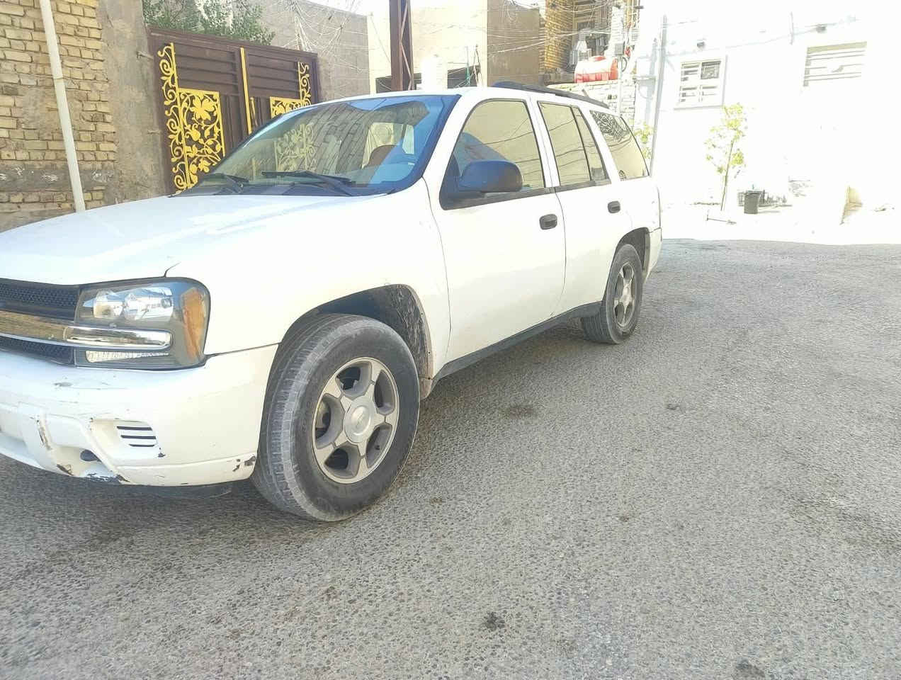 سلام عليكم سيارة للبيع نوع  بلايزر موديل 2008  مكينه حجم 6 سلندر  حداديه خلفي امامي جديده مصبوغه عام. جماله السنوية لغايه 2030 تحويل مباشر  السعر 68 العنوان كربلاء رقم الهاتف  ***********
