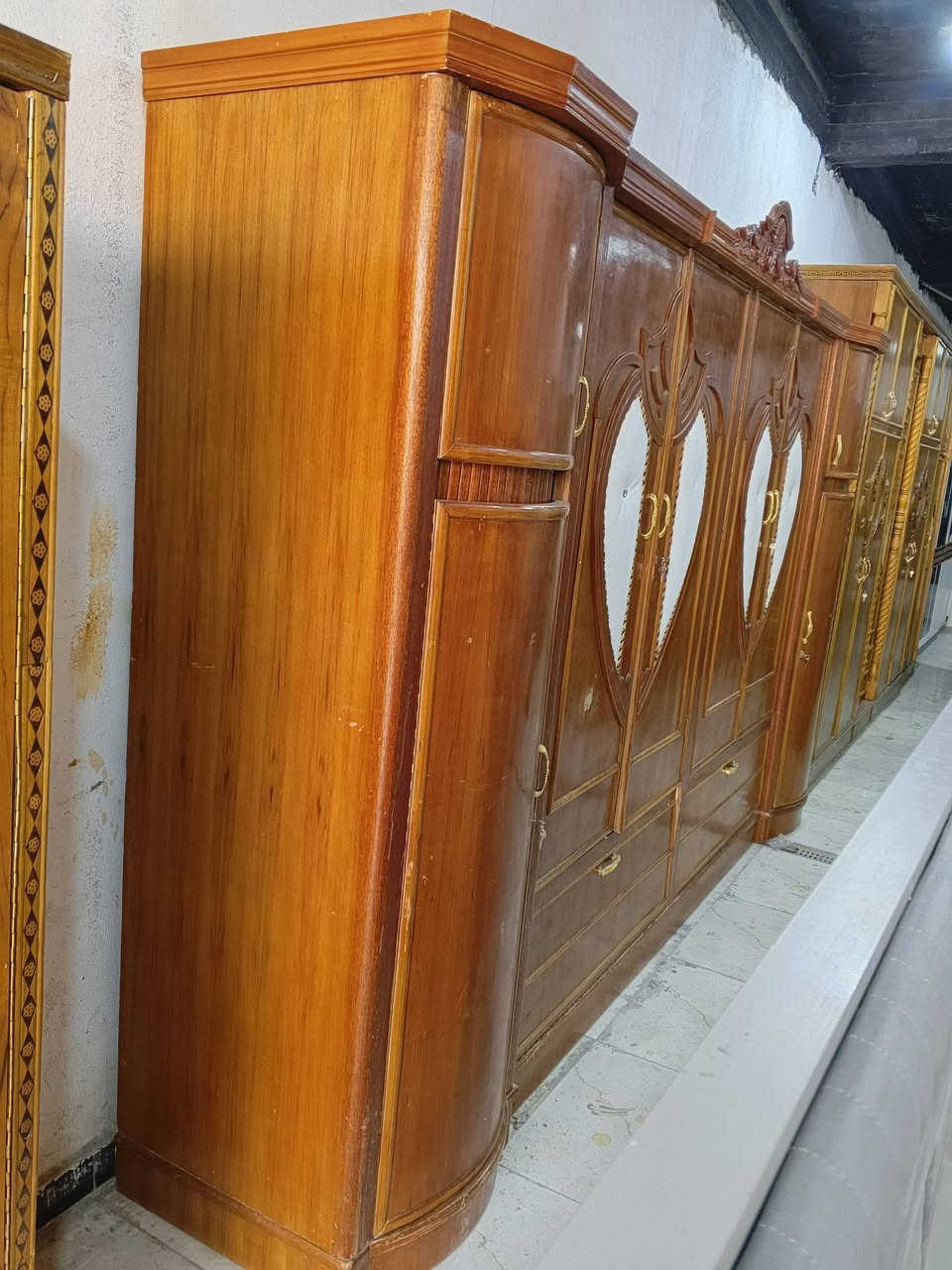 كلمن وسعره

1/كننتور ابو السته طابقين داخل وخارج صاج 

2/كنتور ابو الاربعه 

كنتور ابو تلاثه طابقين تسكام
