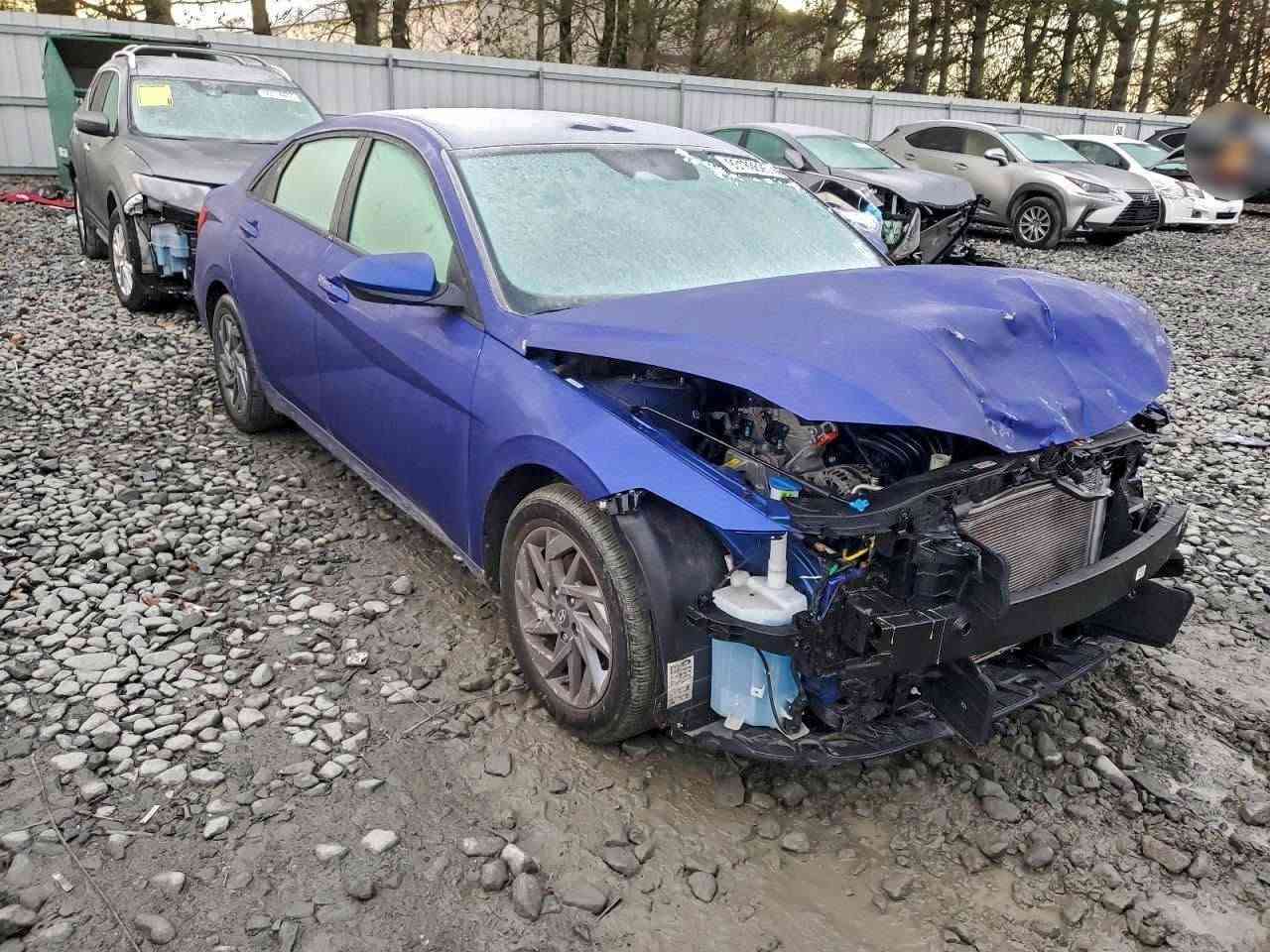 السلام عليكم الانترة مديل 24 فول مواصفات لمدد حادثهة كما موضح بل صور السونار بل منشور ماشية 60 السعر 125مكان السيارة بغداد العبيدي الاستفسار ***********

نص مكتوب في الصور:
- 93180625X
