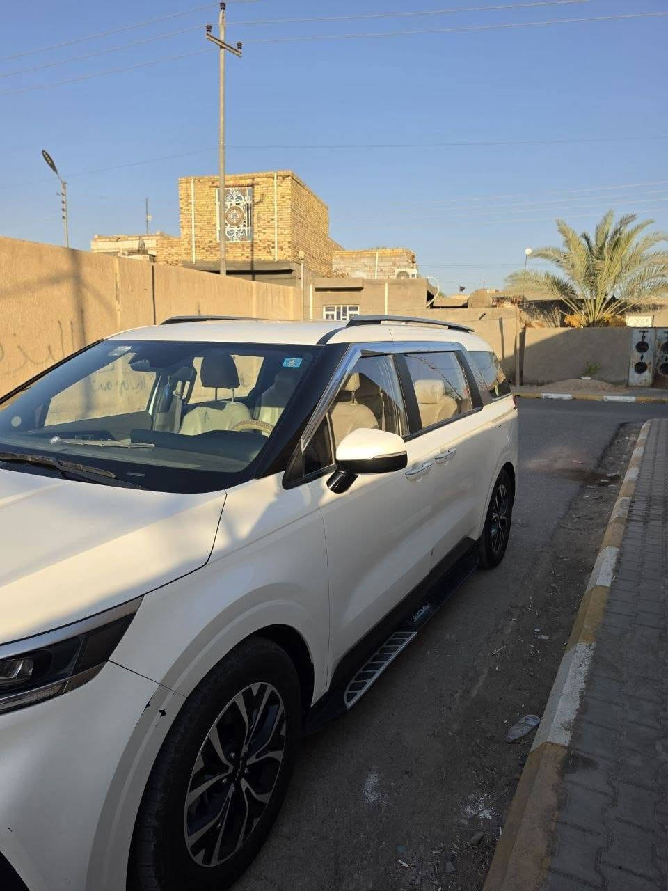 من رخصة الاداره 

كيا كرنفال اجره موديل ٢٠٢٣ وارد كوري خطين فول موصفات   كفاله عامه للبيع السعر خاص  ***********
