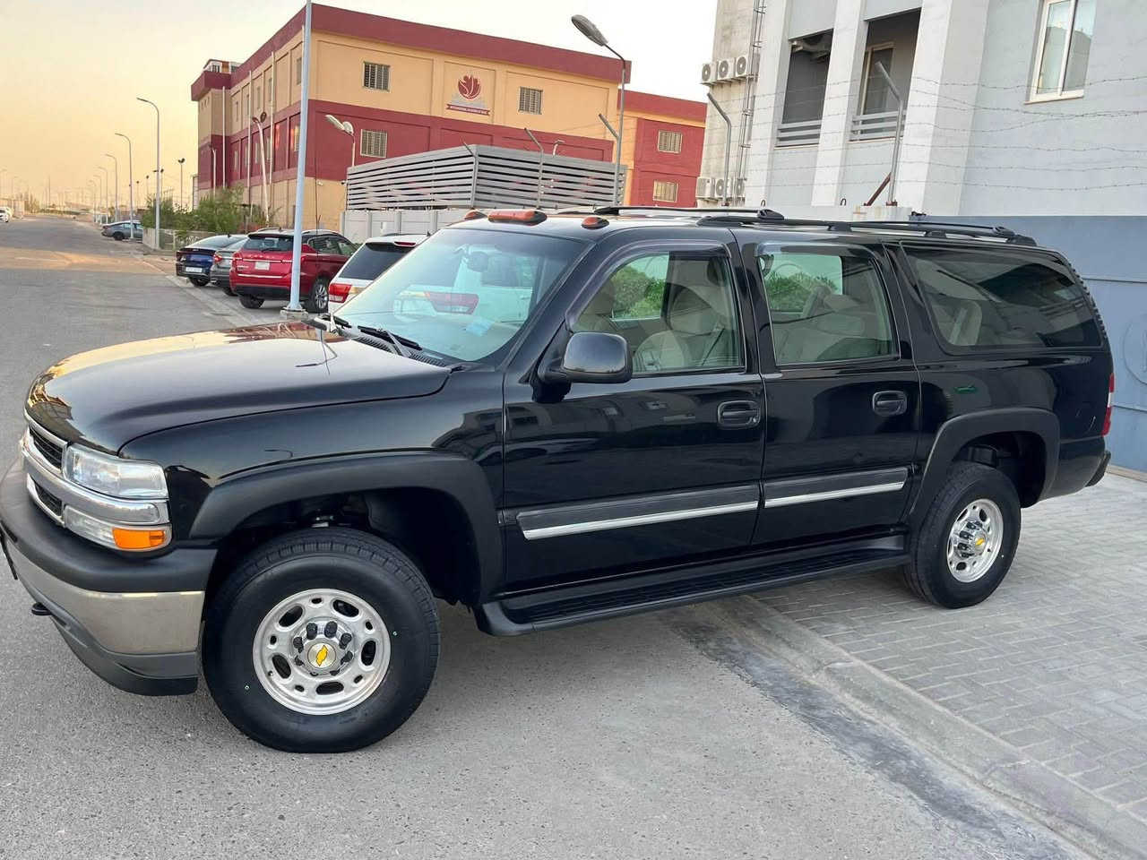 سوبر بان شوفر  2001 
قطعتين كلير 
رقم بغداد. دولي. سنويه لل31
تحويل ثاني يوم 
كير محرك اكسل تايرات صدر كله. جديد. 
تبريد ثلج 
سياره كلش جديده وخير من الله 
مكان السياره صلاح الدين الشرقاط الجميله 
ترايك لمكه المكرمه 
السعر 145 وبيها مجال. 
***********
