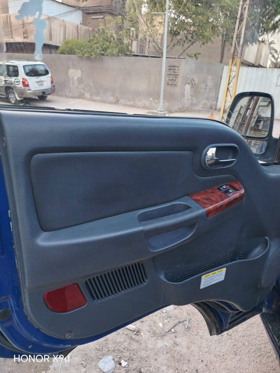 سلام عليكم بنكو 2008
مكينه3000 مفتوح بلادي مو تحوير
بيها تبخير بدون تنقيص 

سياره بلاديه لا تعمير ولا صبغ 
كير اكسل شاصي مكفول
رقم شاصي واضح 
سياره خير من الله ترايك وين متريد
رقم واسط مشروع وطني  صاحبها موجود بغداد 
مكان السياره بغداد حسينية الراشديه السعر ٦٨
***********

نص مكتوب في الصور:
- HONOR X9d