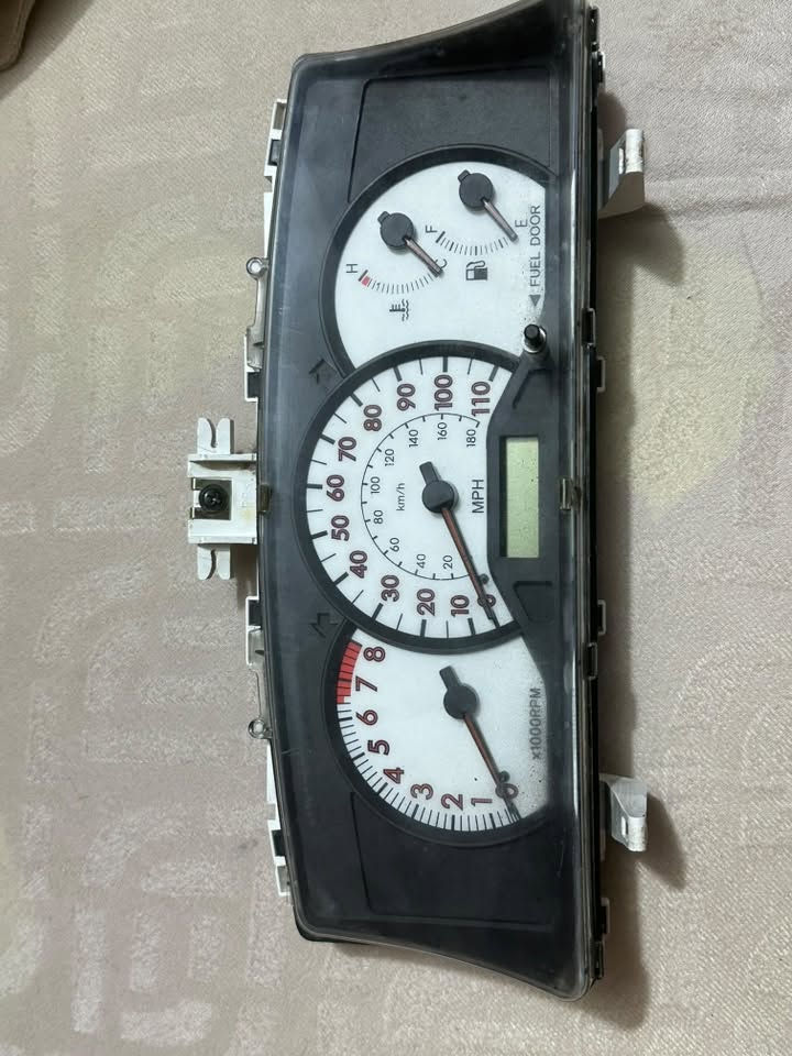 كيجات كورلا نحله اعتقد مال وارد كندي اخذتهن جديدات بس كيج البانزين ماشتغل عندي الي يفيده  ينطين سعر بي وياخذه ***********
