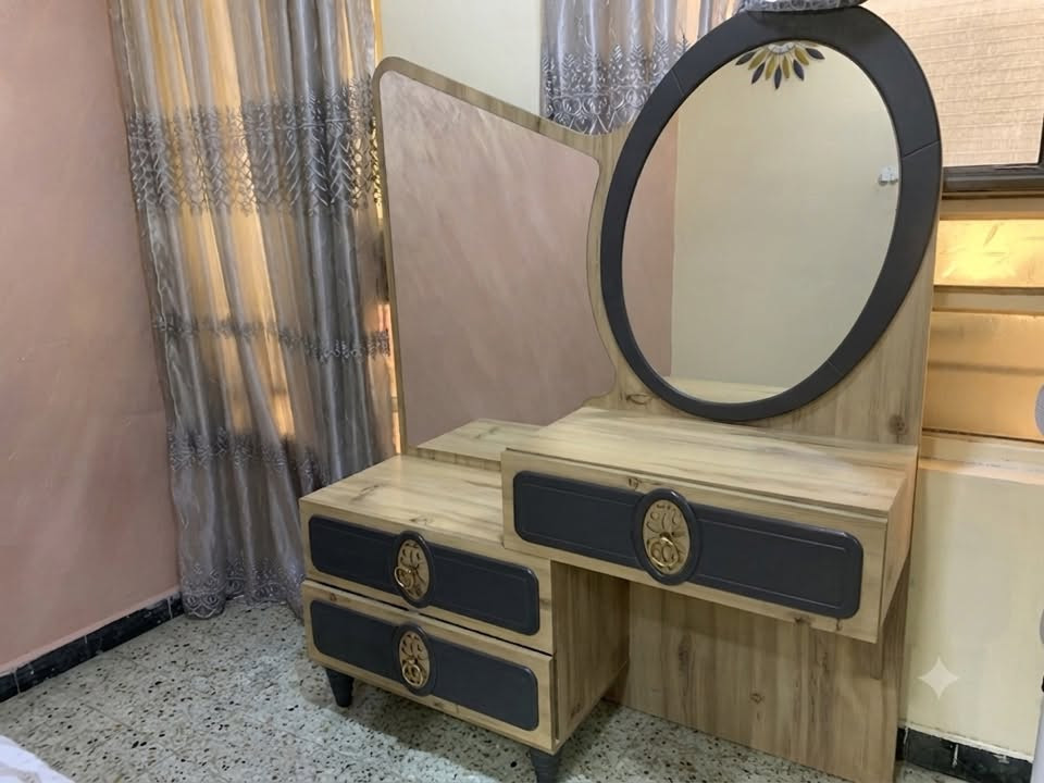 غرفة نوم للبيع والاستفسار الرقم
***********
