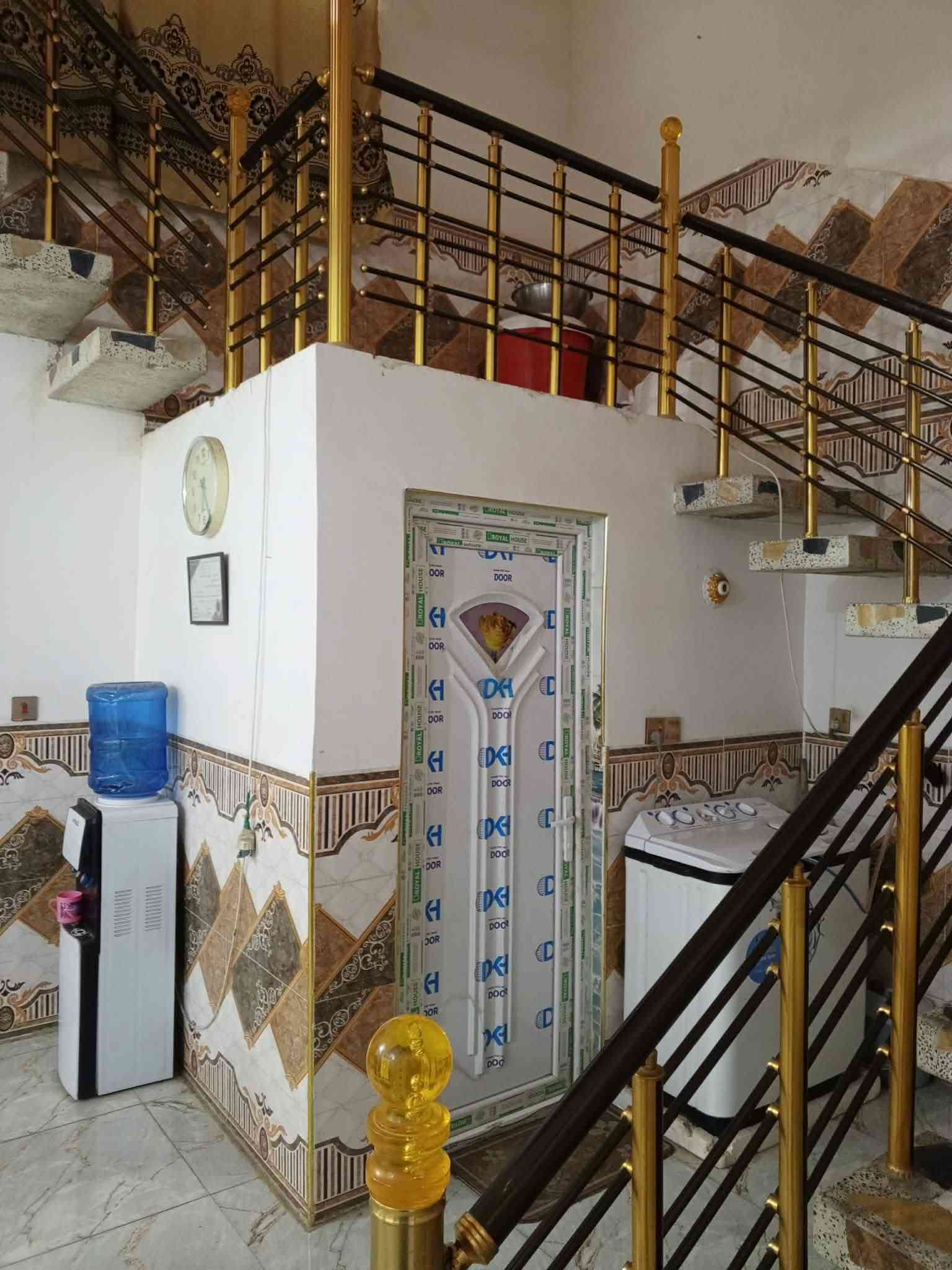 السلام عليكم
بيت للبيع زراعي المساحه ١٨٠ متر العنوان بالسده حي النصر الاول كاع ابو مكي الحمداني البيت طابقين بناء جديد تفاصيل البناء رباط ارضي بناء بلوك والسكف صب يتكون من / غرفتين + صاله + ستقبال + مطبخ + مجمع صحيات + طارمه / الطابق الثاني غرفه + بيتونه السعر المطلوب ( 48 ) مليون وقابل لتفاوض الاستفسار اكثر / *********** // ***********

