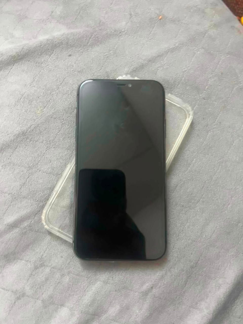 آيفون 11 عادي تليفون نضيف مبدل شاشه اصليه تخبل سلسه فول فقط فيس أيدي يحتاج برمجه باقي تليفون كله شغال ذاكره 128 بطاريه 75 شحنه يخبل نموذج M سعر 200 مكان بغداد لكرخ رقم ***********
