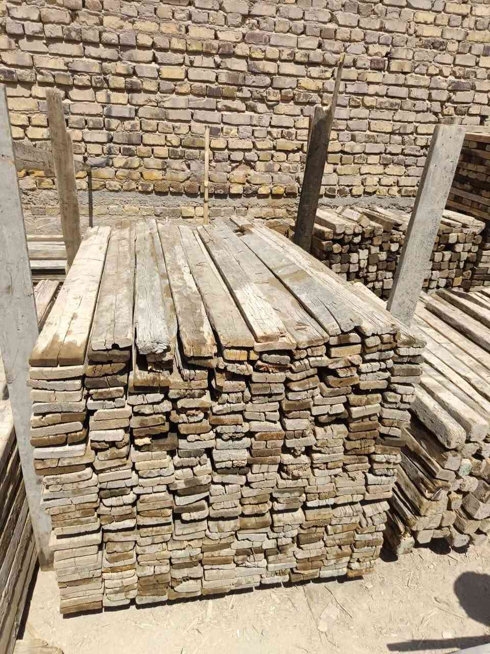 قالب خشب للبيع نظيف العدد 13 مكعب مكاني حله الاستفسار على الرقم ***********
