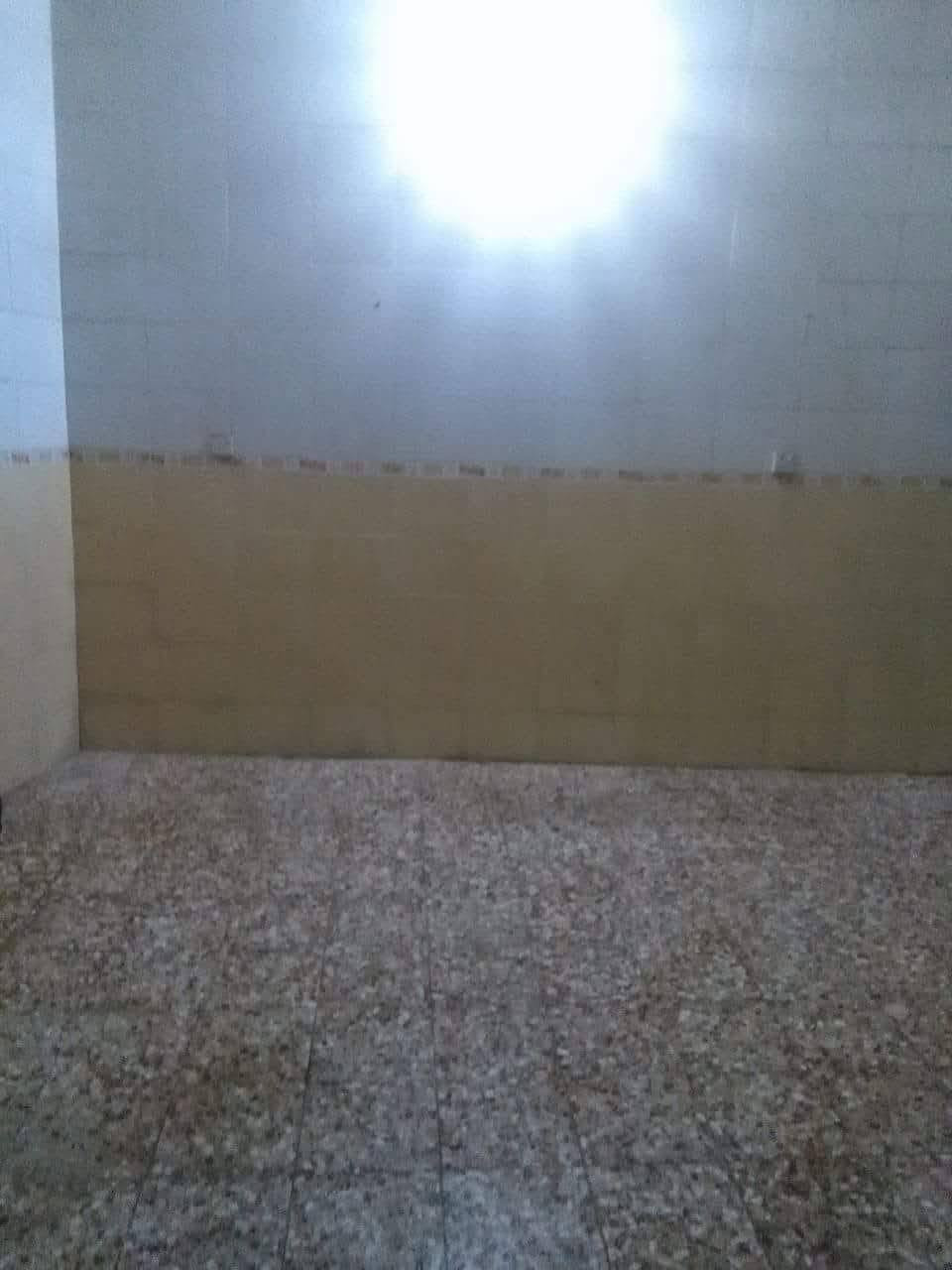 يوجدبيت للايجاربالتقيه الثالثه للايجار يتكون من من مطبخ وصاله وثلاث غرف نوم وصاله بالطابق الثاني مع مجمع حمامات بالطابق ين وخارجيه للاستفساراكثراتصل ***********
