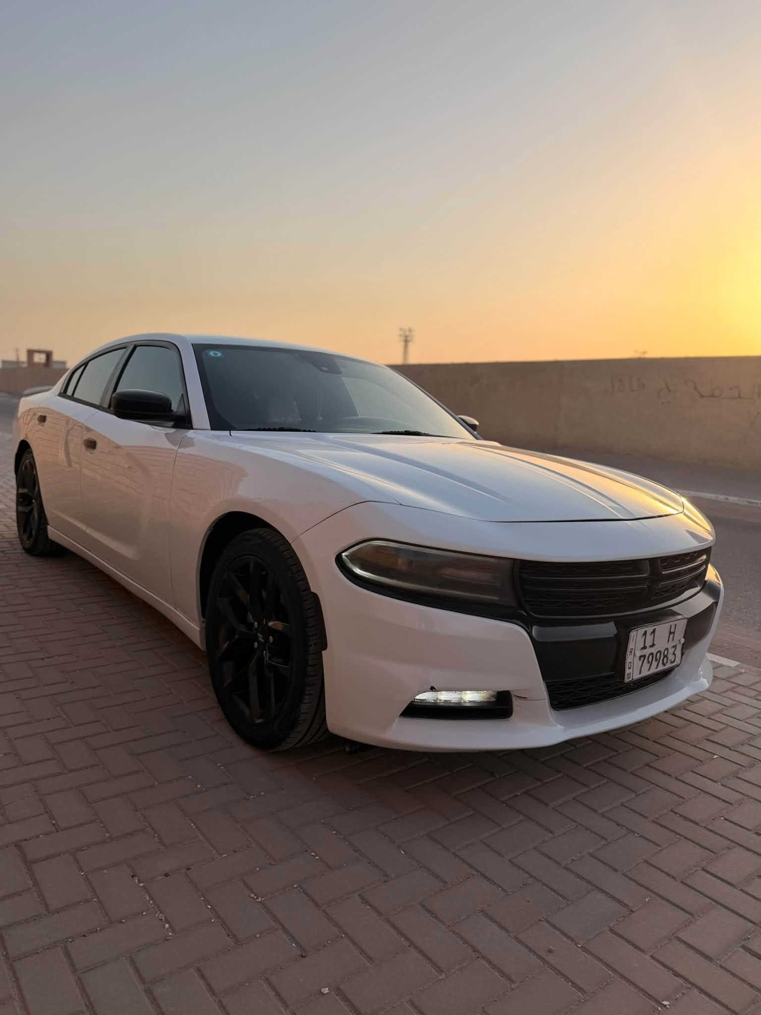 سلام عليكم
جارجر 17 اصل 
سياره داخله كفاله 
صار بيه بل عراق مدكر الامامي بارد وحافه الباب الايمن 
والايسر اربع اصابع بارد 
سياره حلوه وجديده بمعنه الكلمه 
رقم بغداد الجديد بسمنه 
فول عده الفتحه 
العنوان البصره 
السعر 190 وبيه مجال
***********

نص مكتوب في الصور:
- Tirad Khurr
